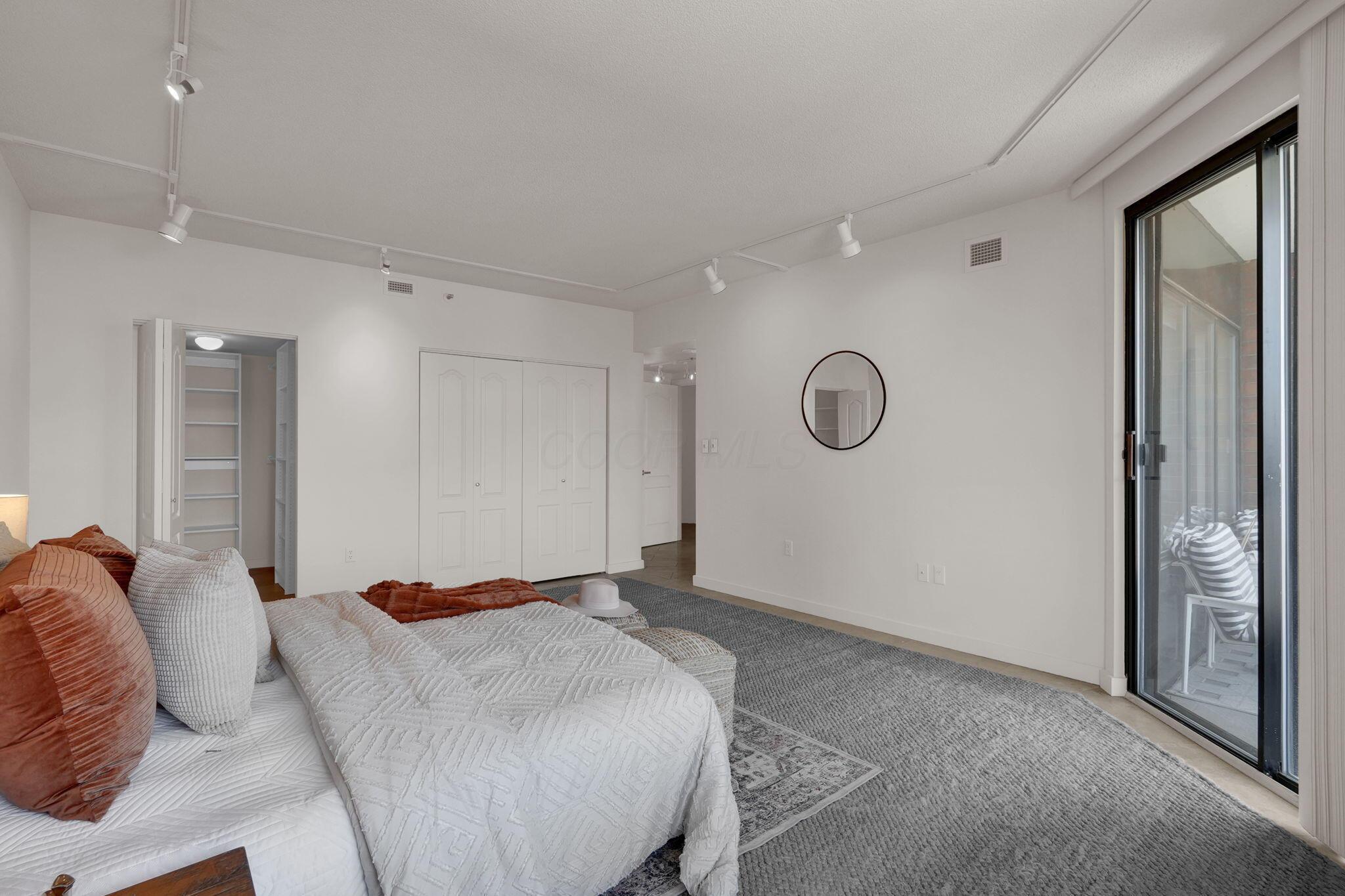 155 W Main Street, 802