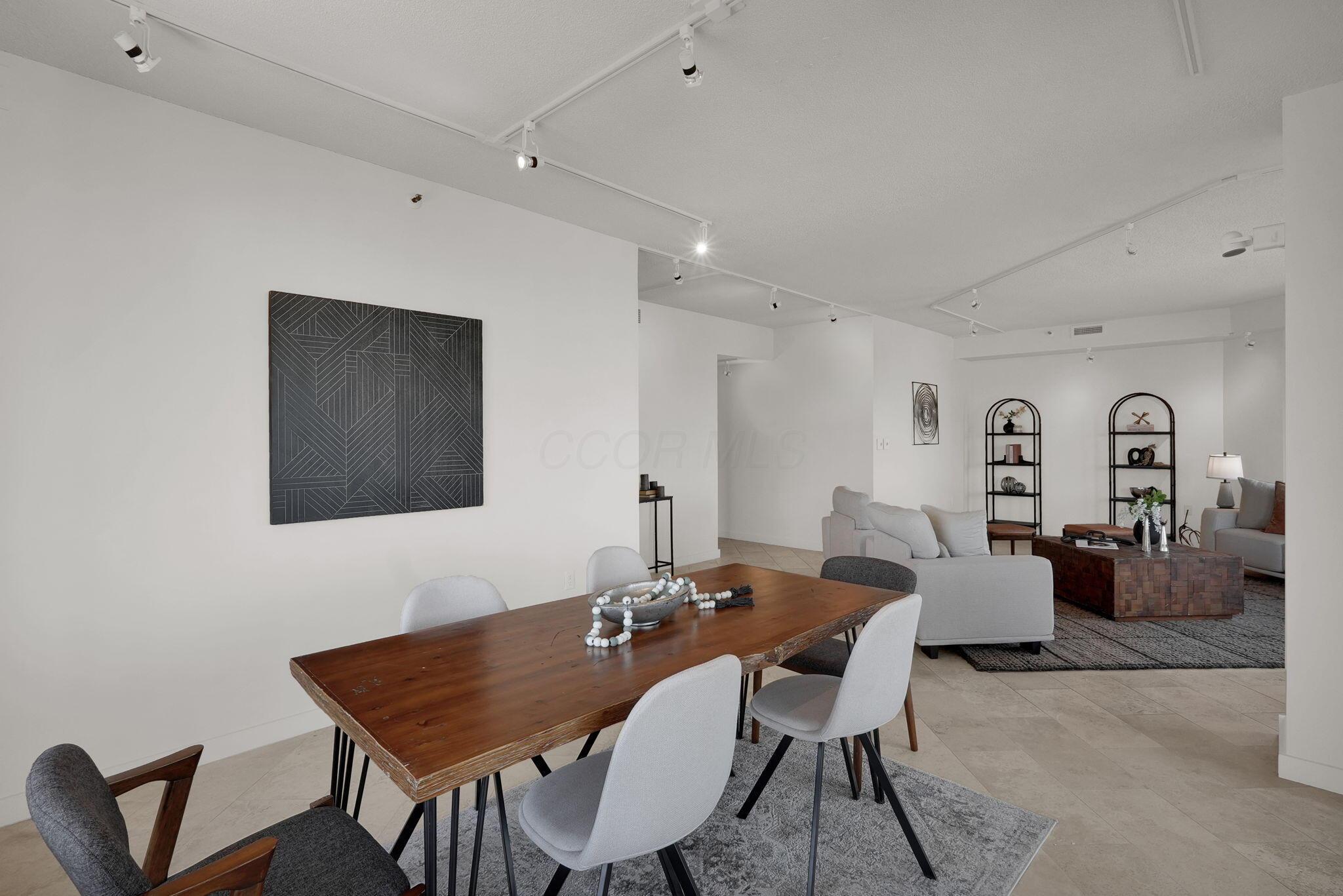 155 W Main Street, 802