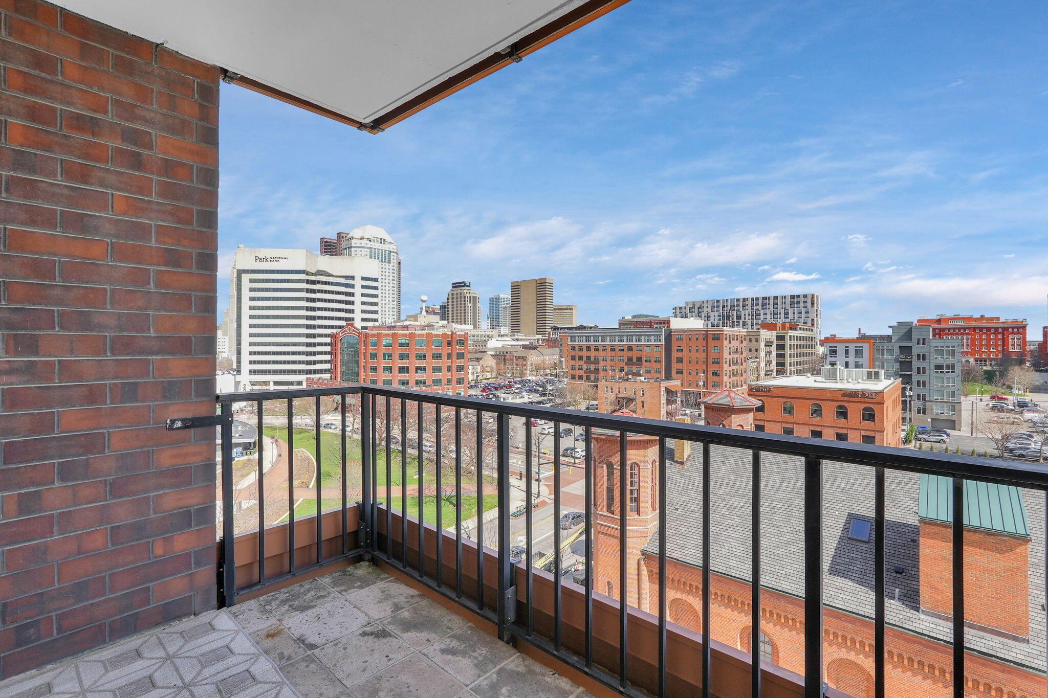 155 W Main Street, 802