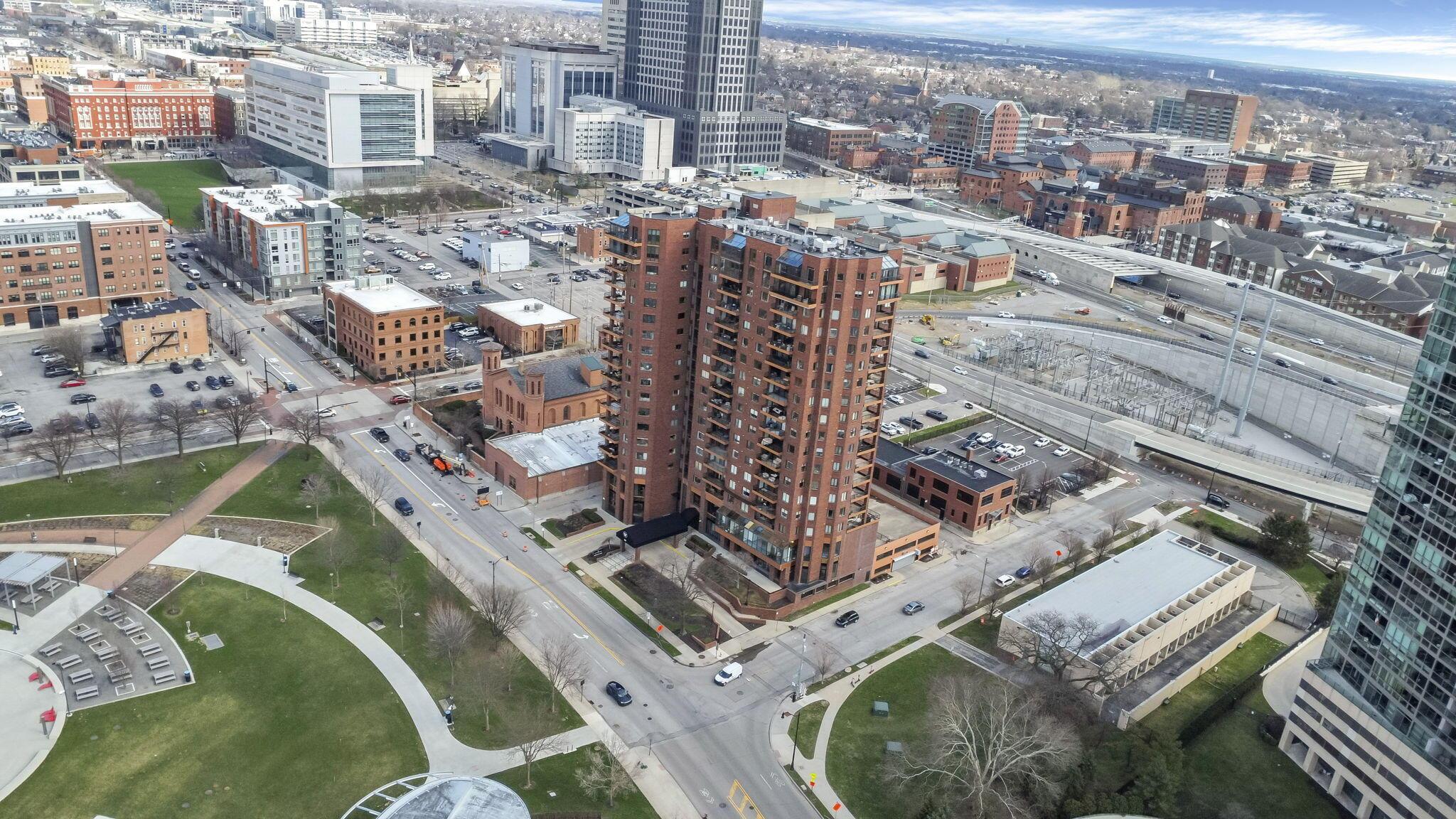 155 W Main Street, 802