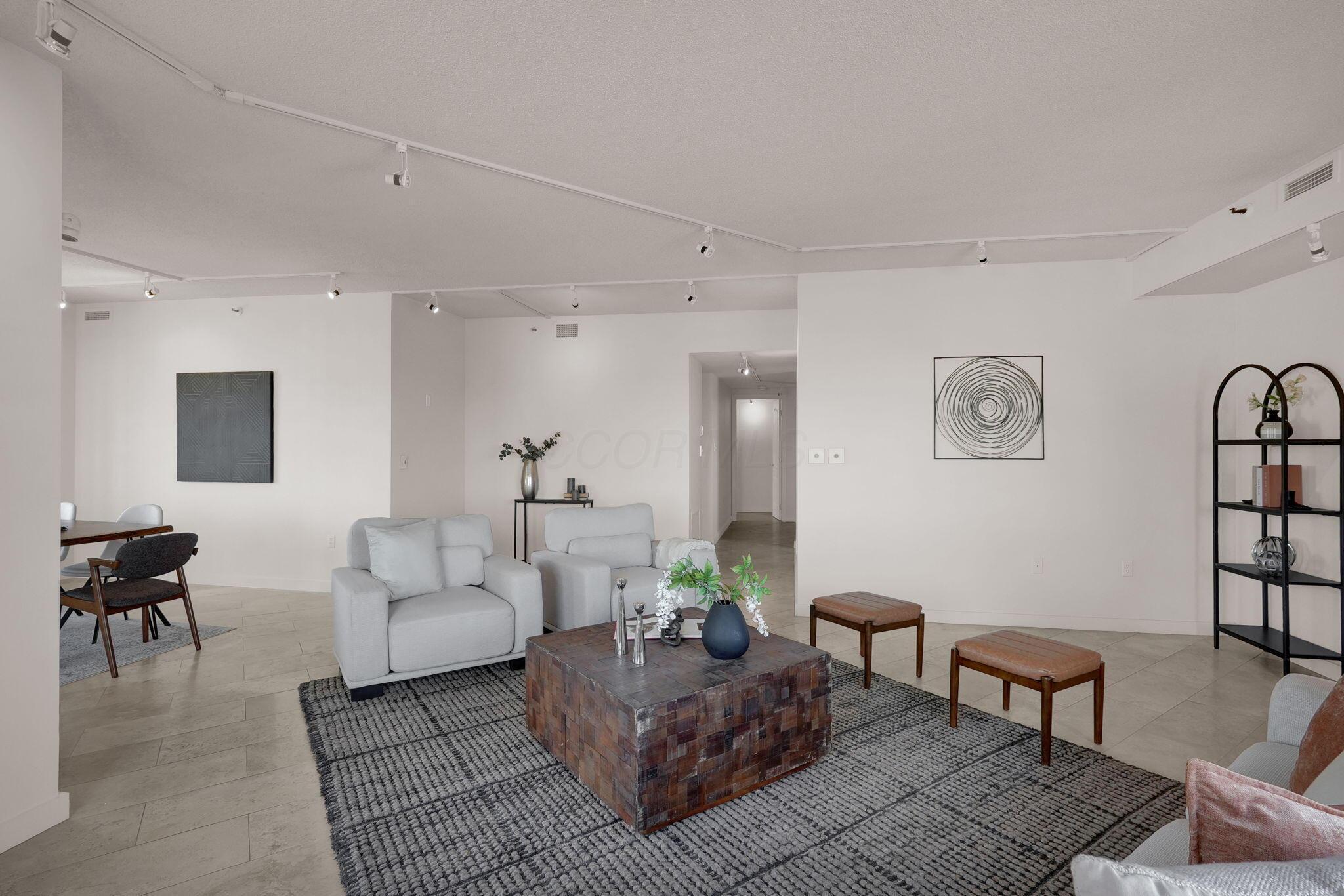 155 W Main Street, 802