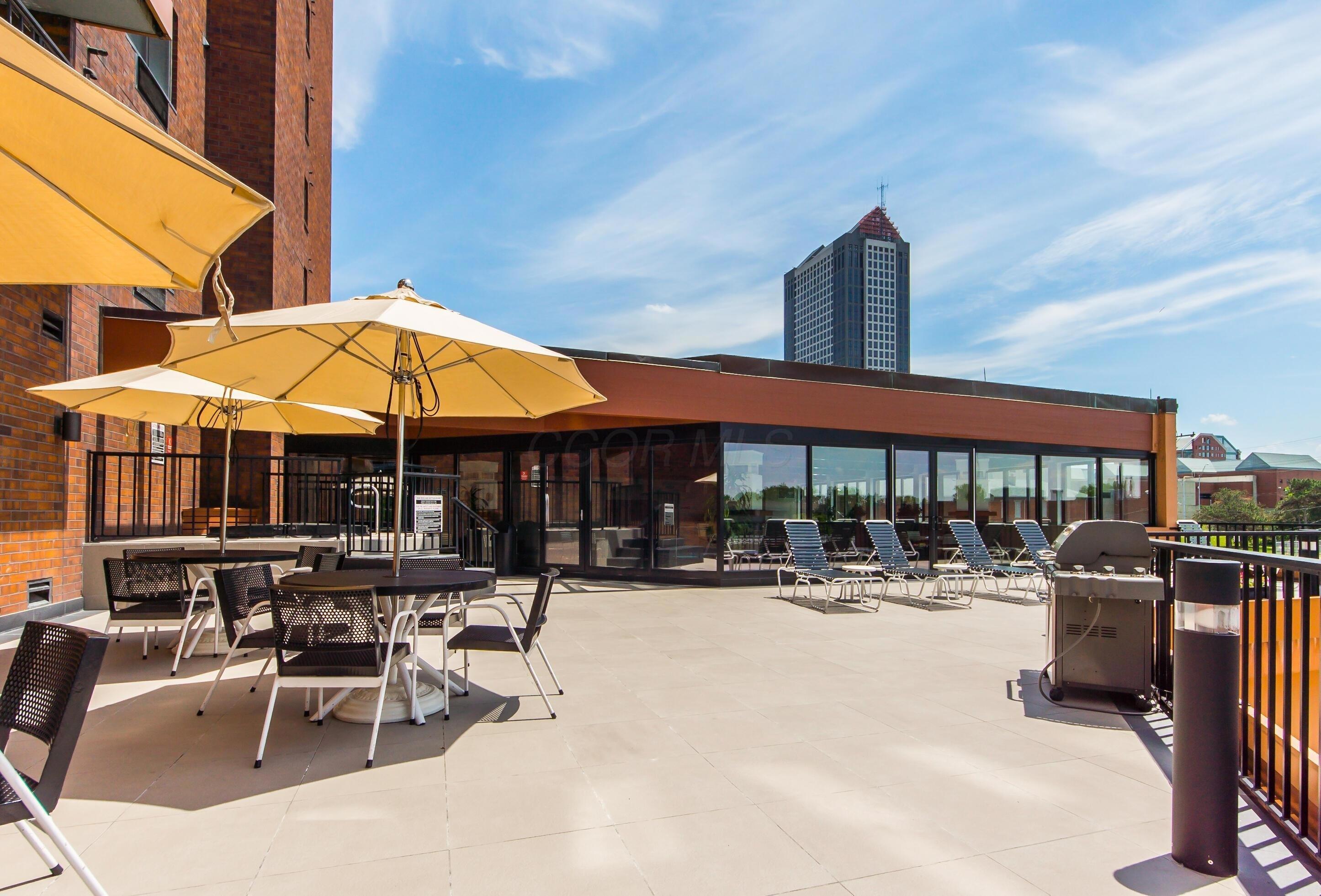 155 W Main Street, 802