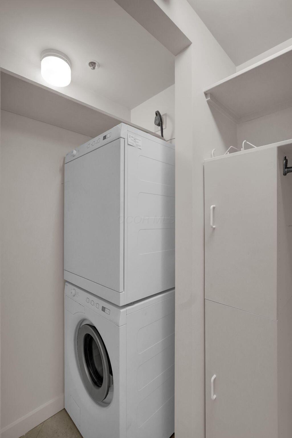 155 W Main Street, 802