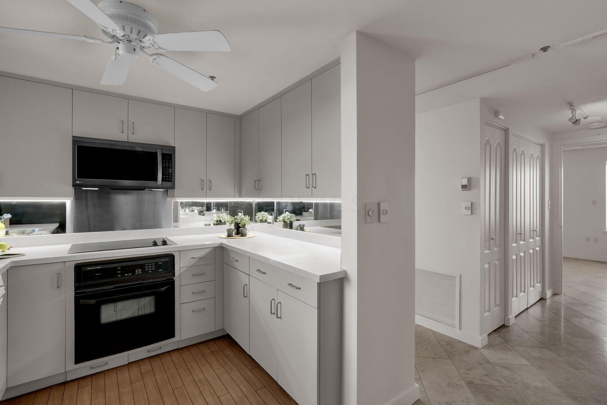 155 W Main Street, 802