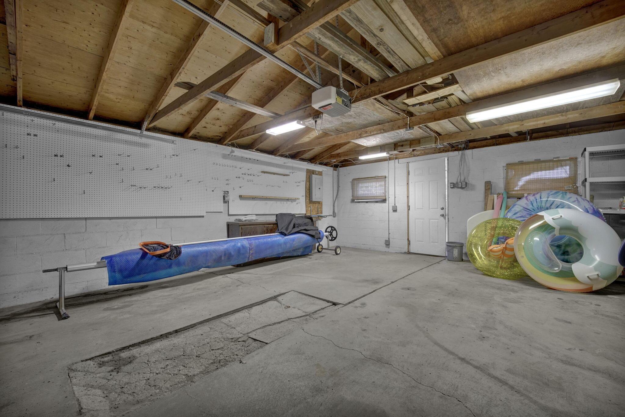 1283 Hunter Avenue