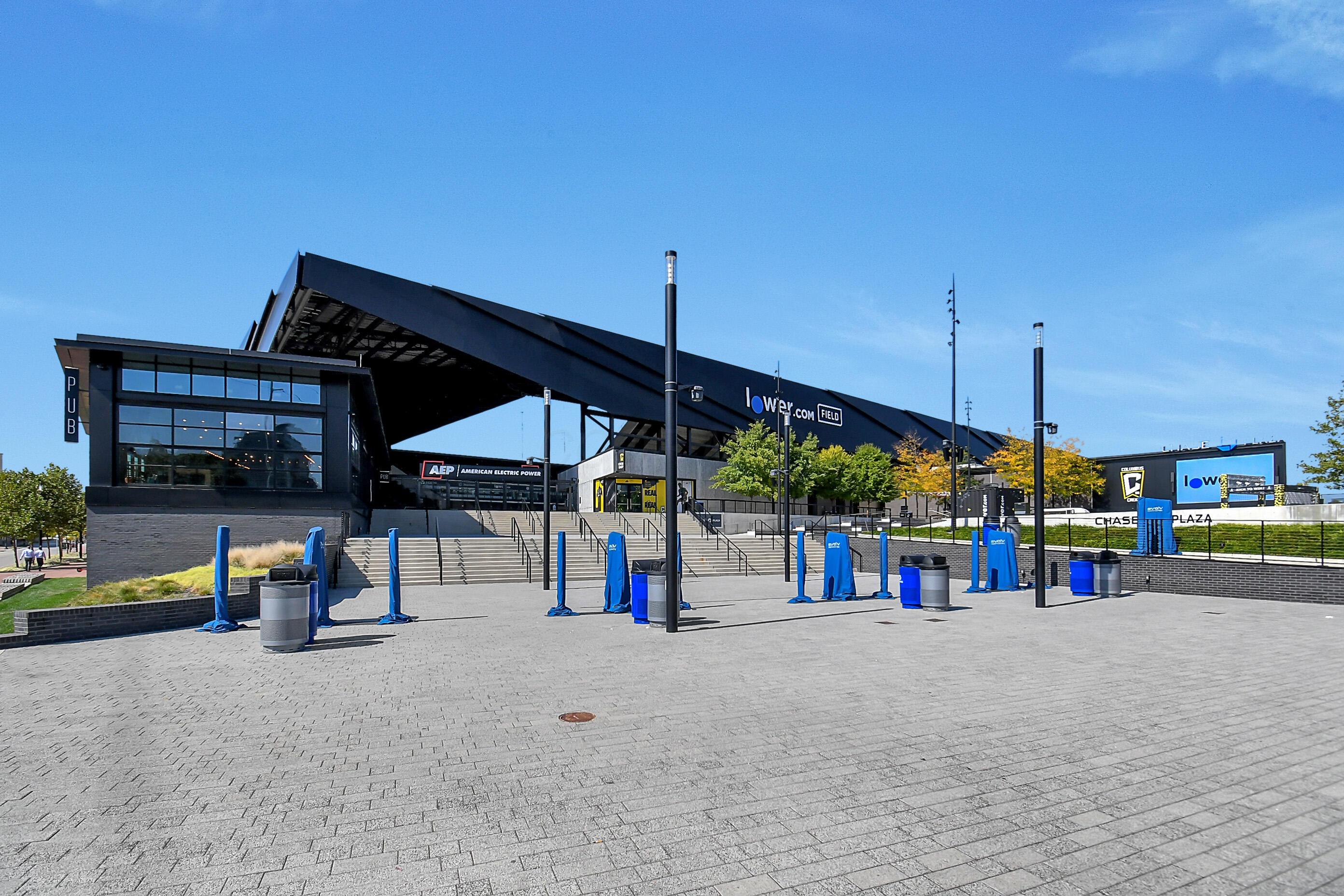 250 Daniel Burnham Square, 702