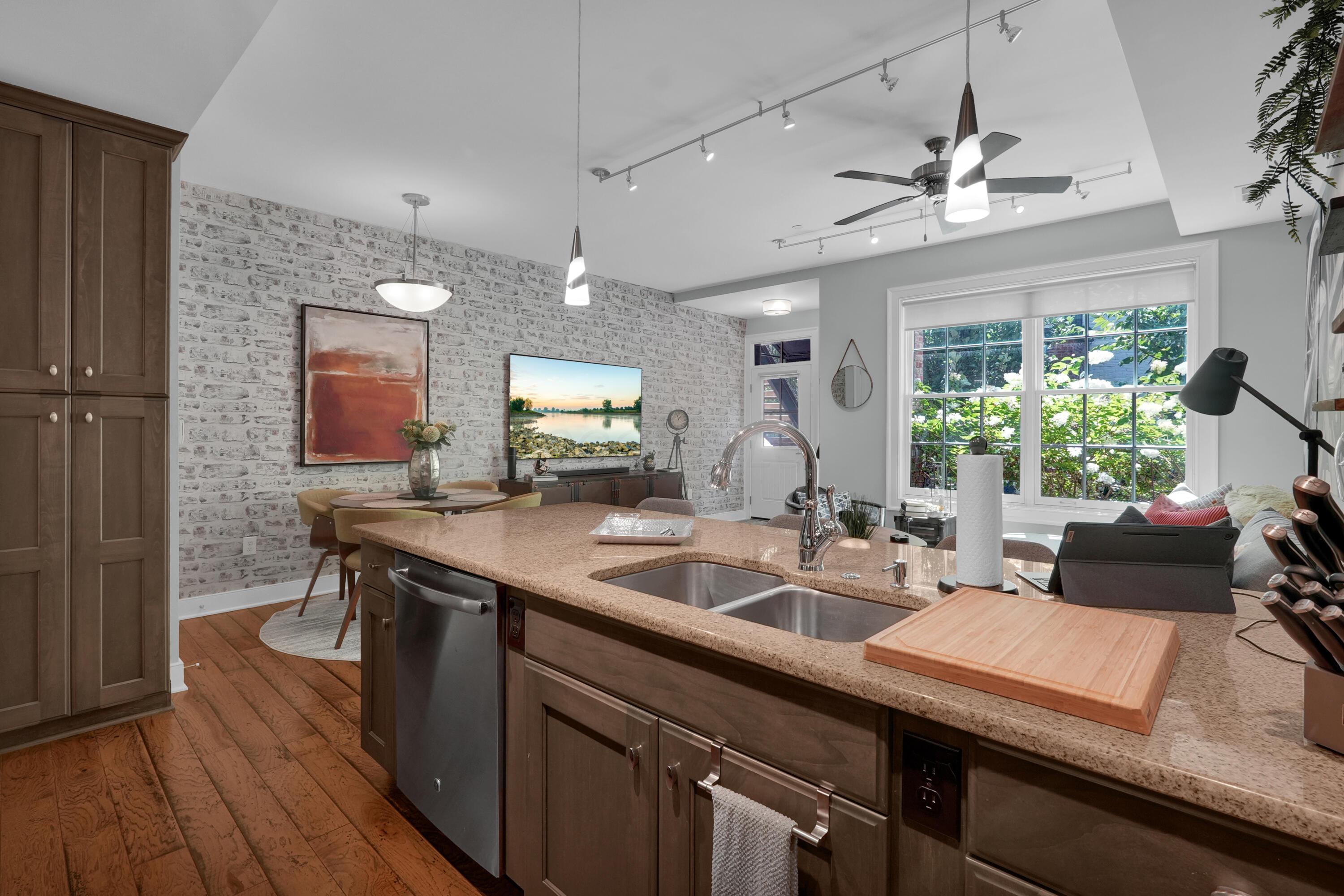 94 N 6th Street, G48