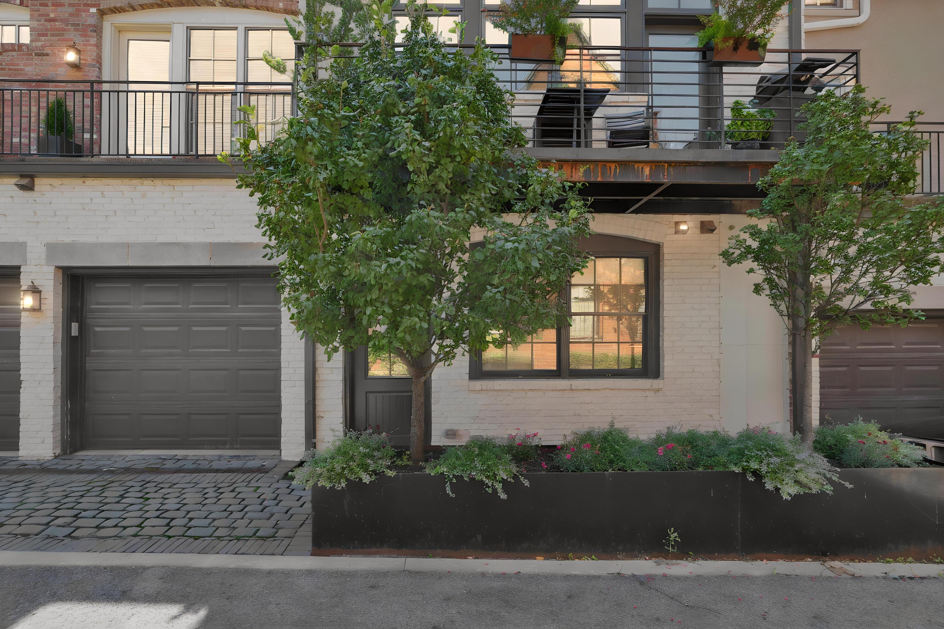 94 N 6th Street, G48
