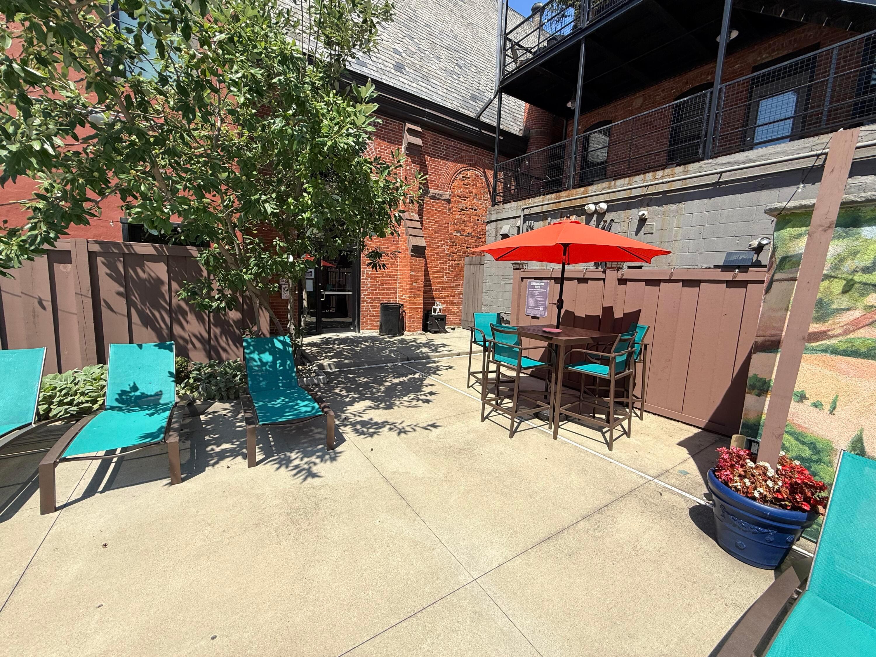 94 N 6th Street, G48