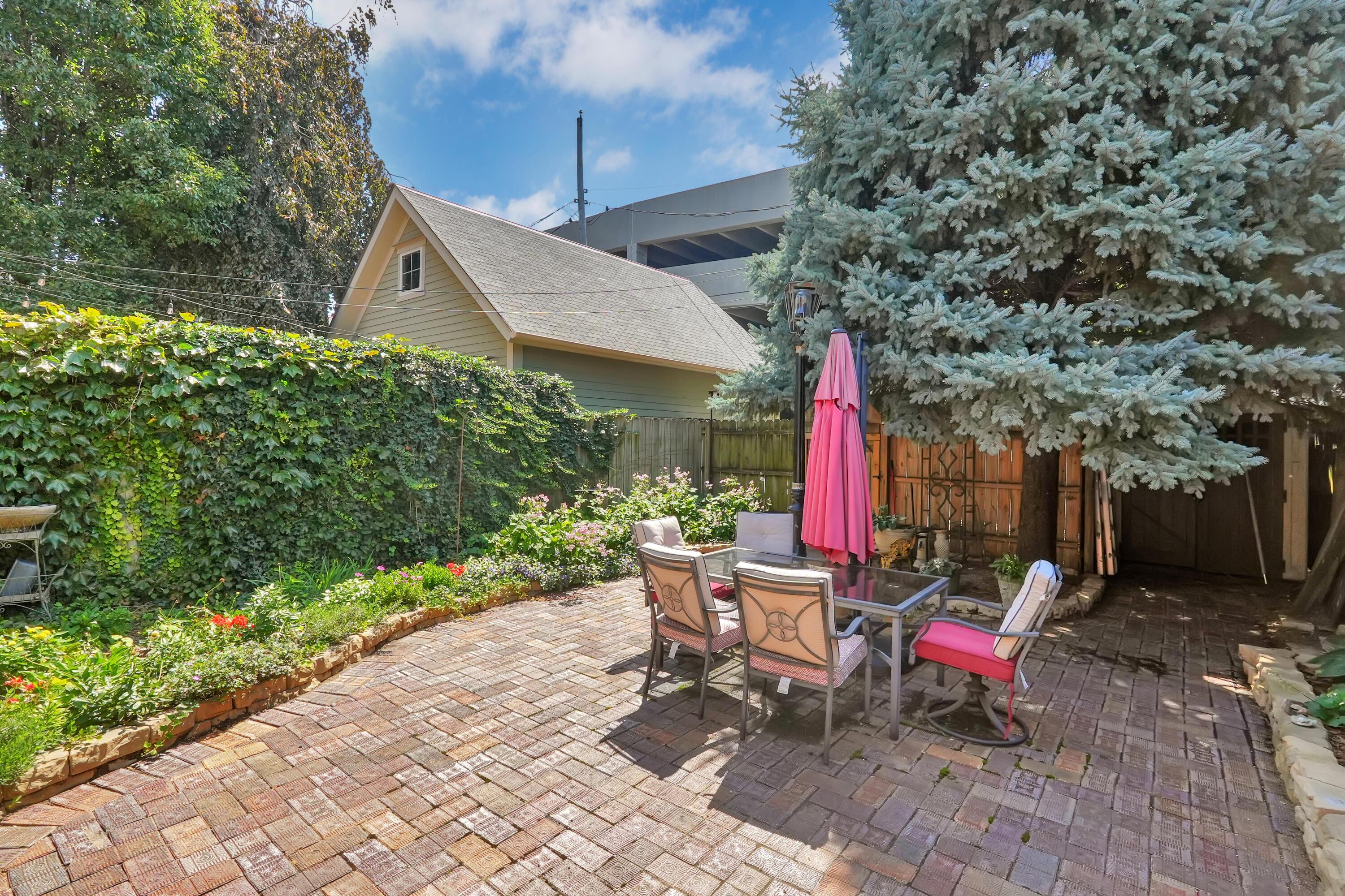 41 E Prescott Street