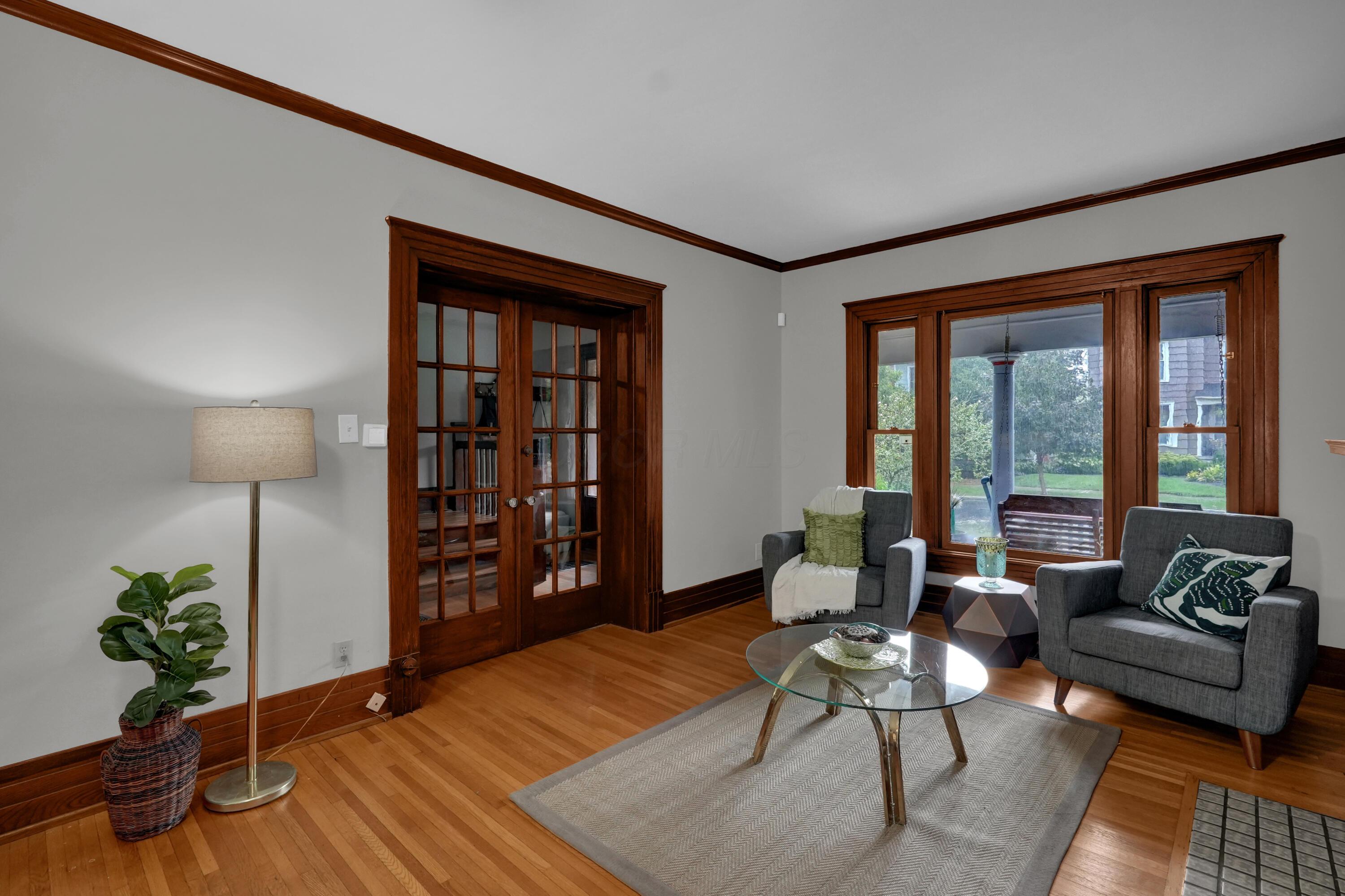 325 W 6th Avenue