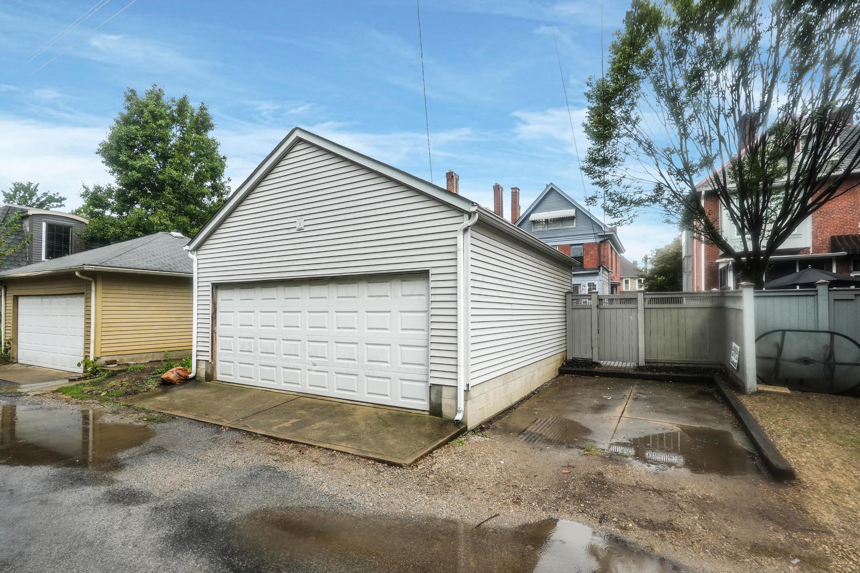 325 W 6th Avenue