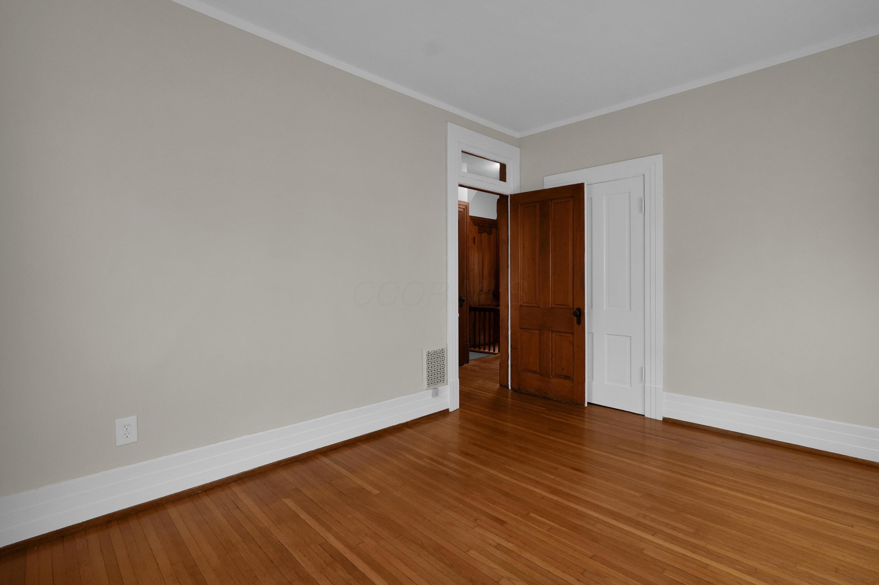 325 W 6th Avenue