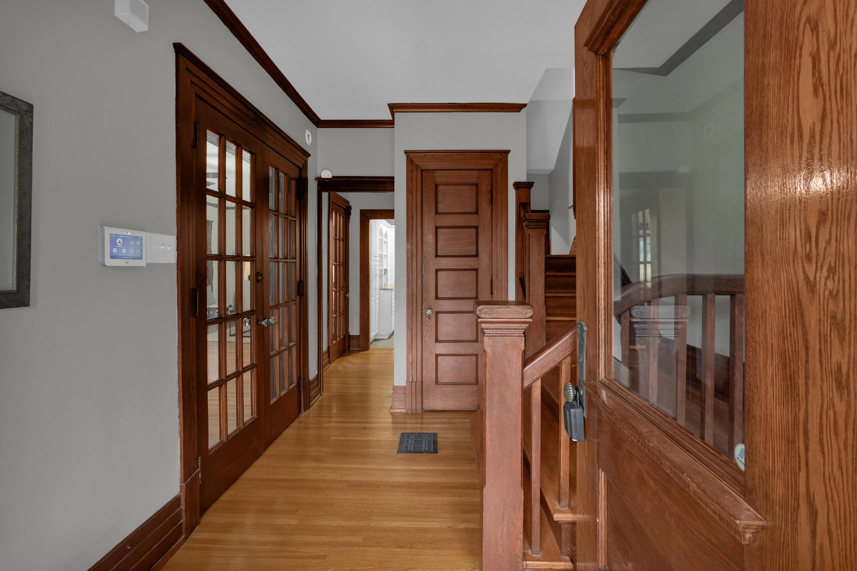 325 W 6th Avenue