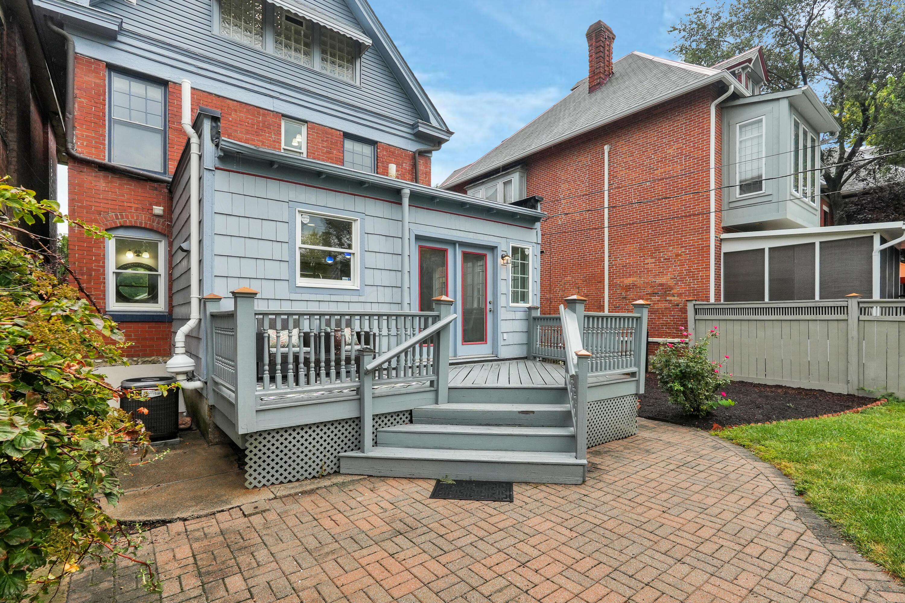 325 W 6th Avenue