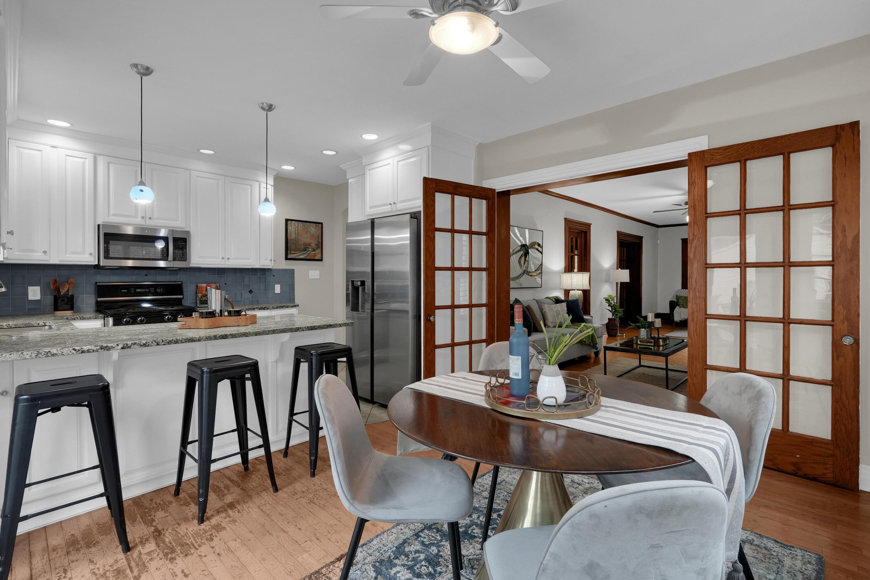 325 W 6th Avenue