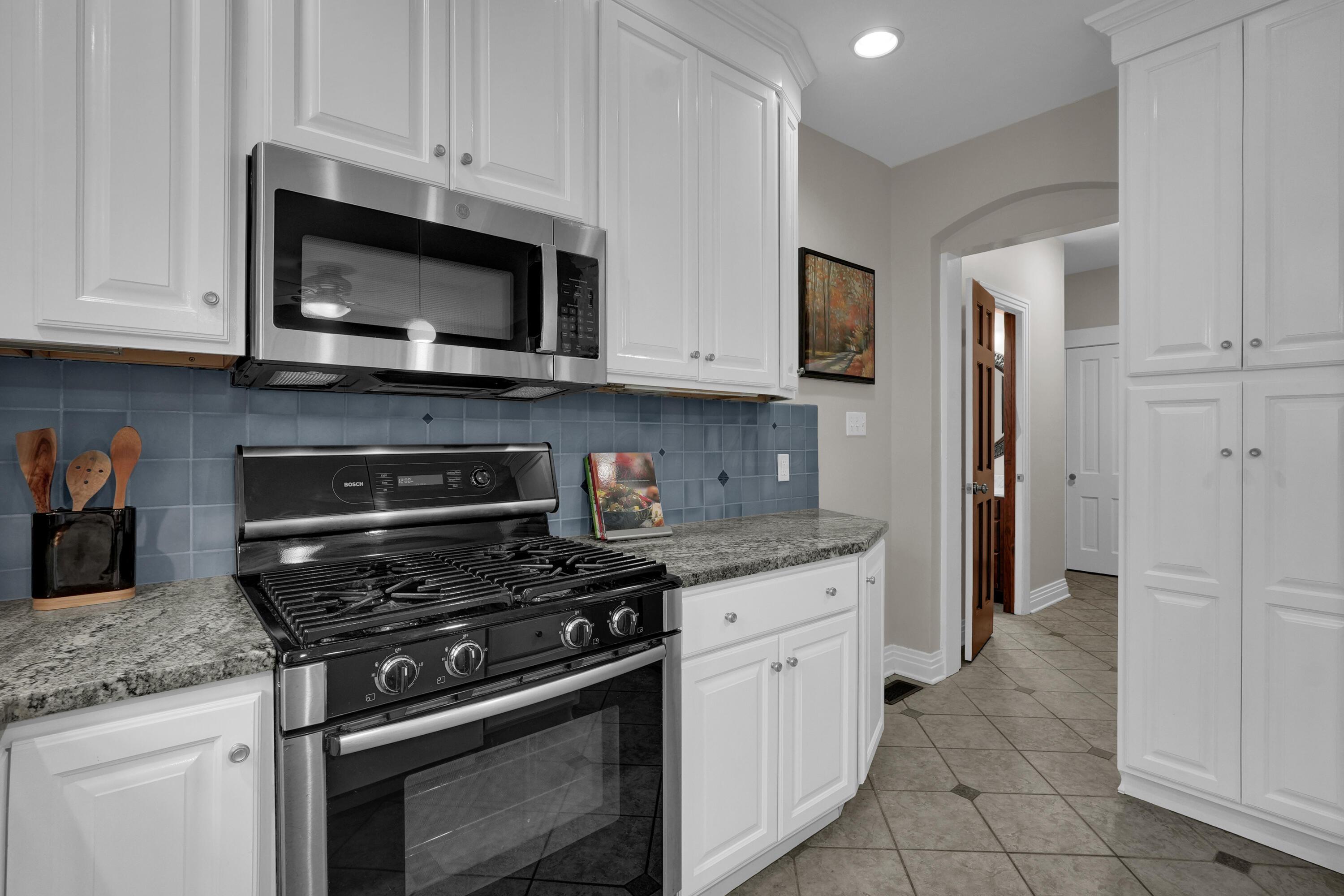 325 W 6th Avenue
