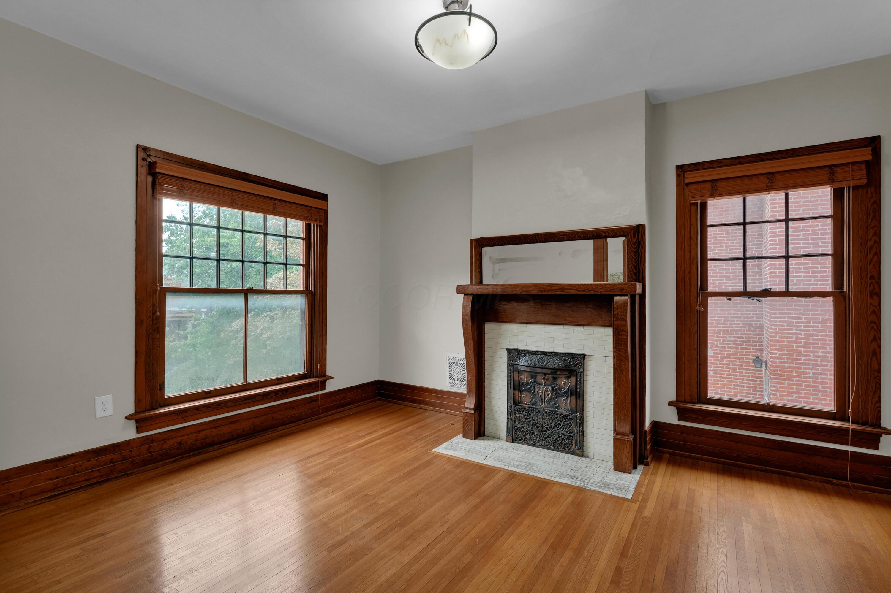 325 W 6th Avenue