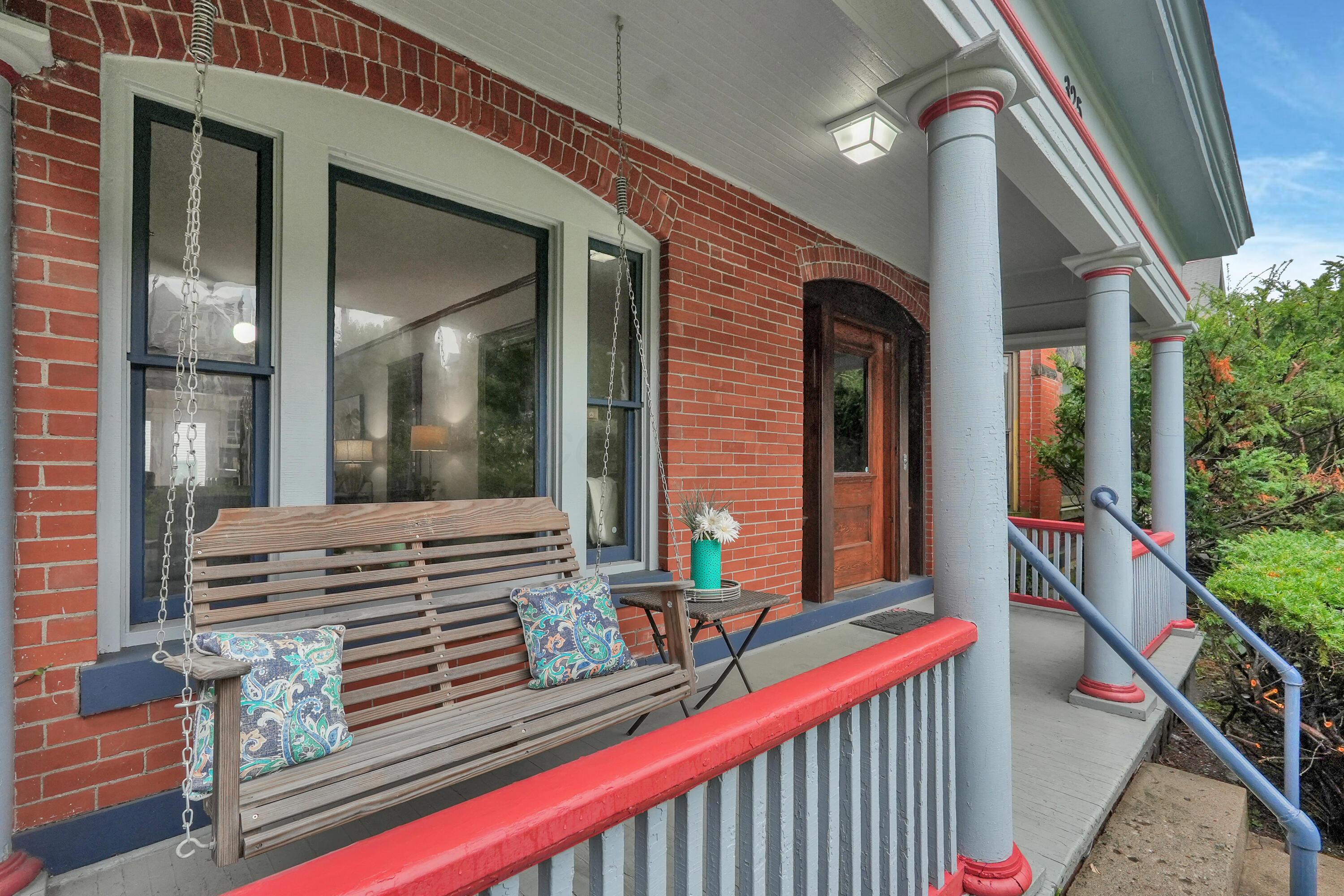 325 W 6th Avenue