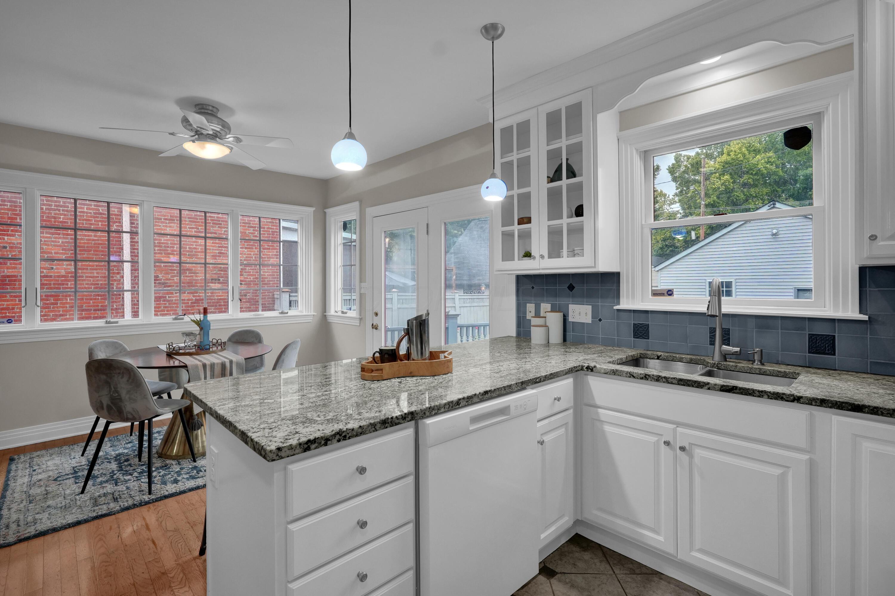 325 W 6th Avenue