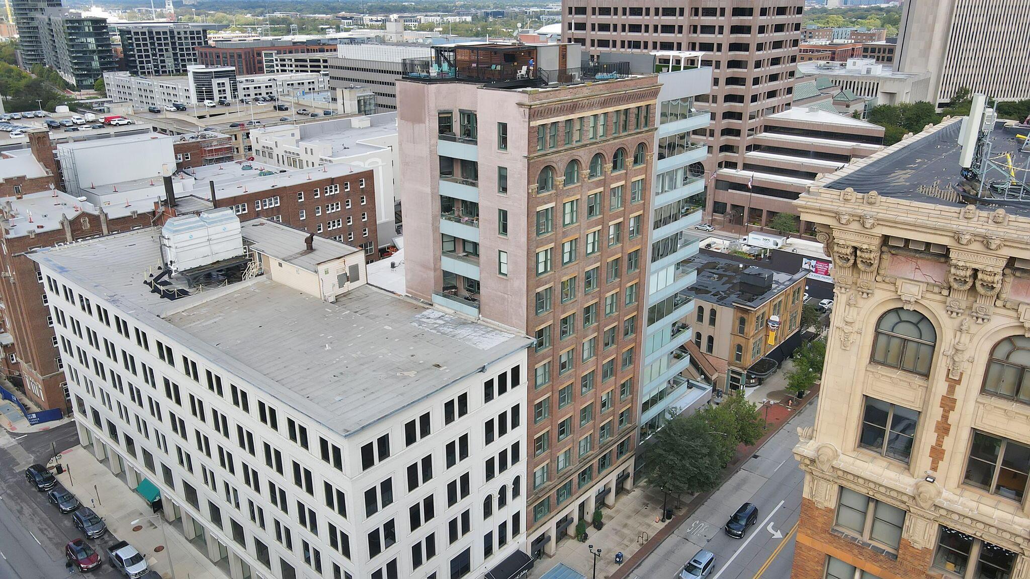 145 N High Street, 800