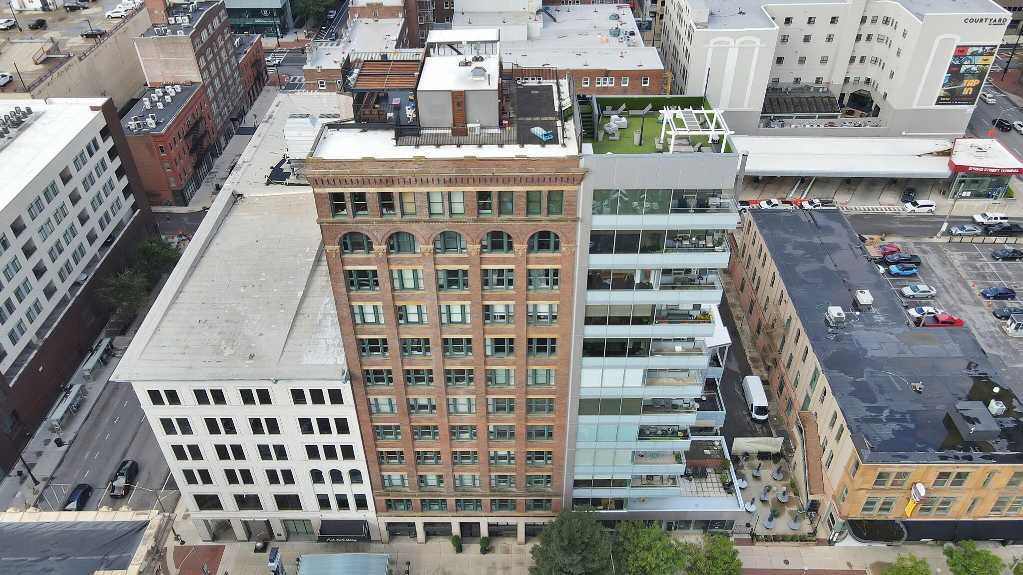 145 N High Street, 800
