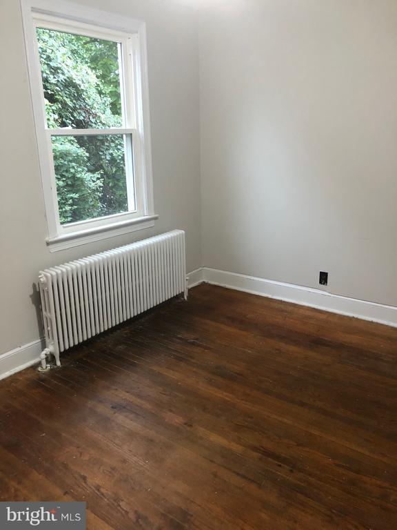 1721 S SE