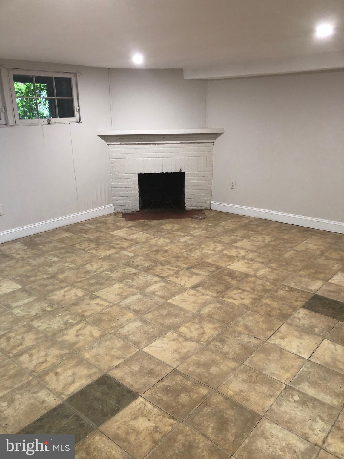 1721 S SE