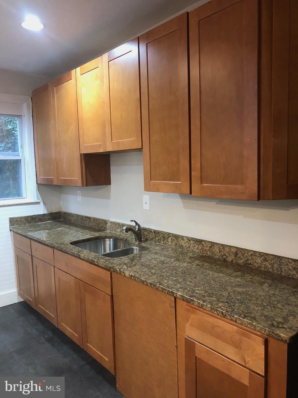 1721 S SE