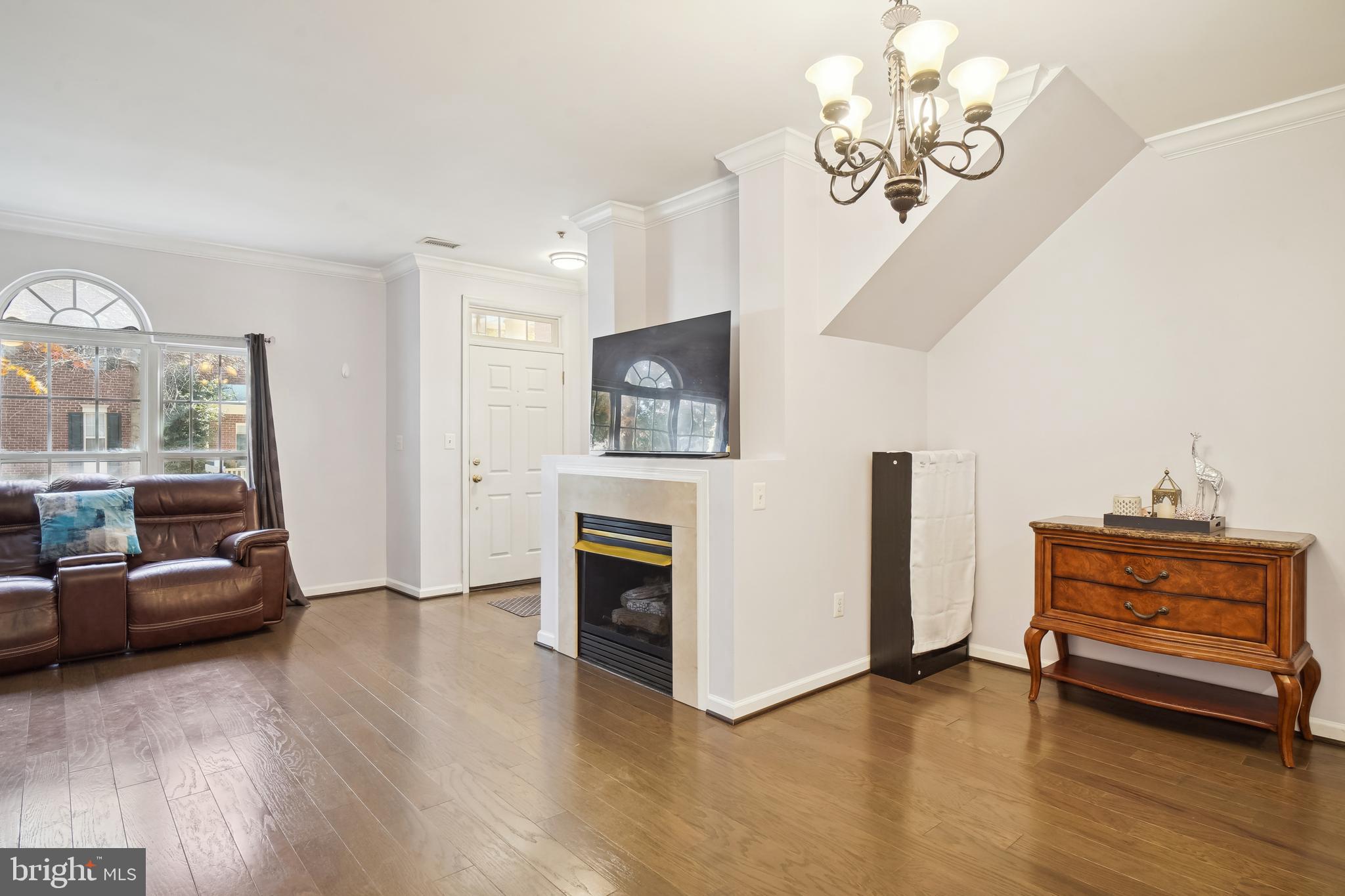 721 Main STREET Unit: 721-A