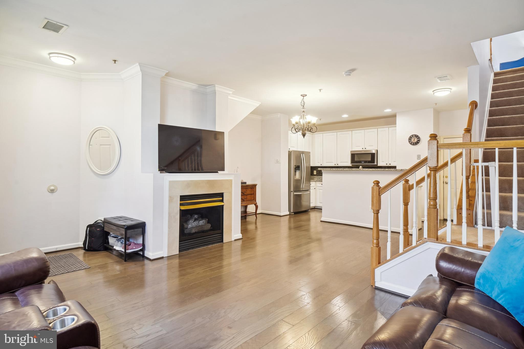 721 Main STREET Unit: 721-A