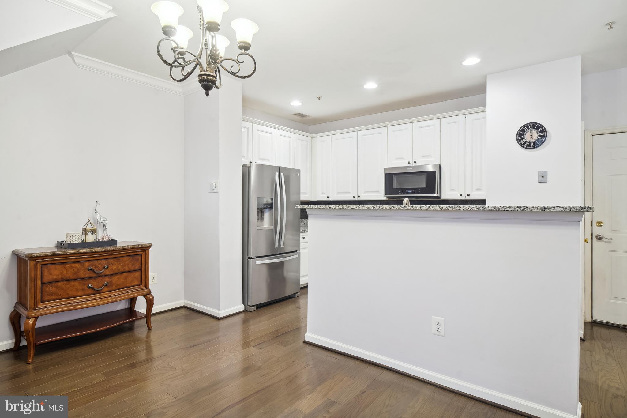721 Main STREET Unit: 721-A