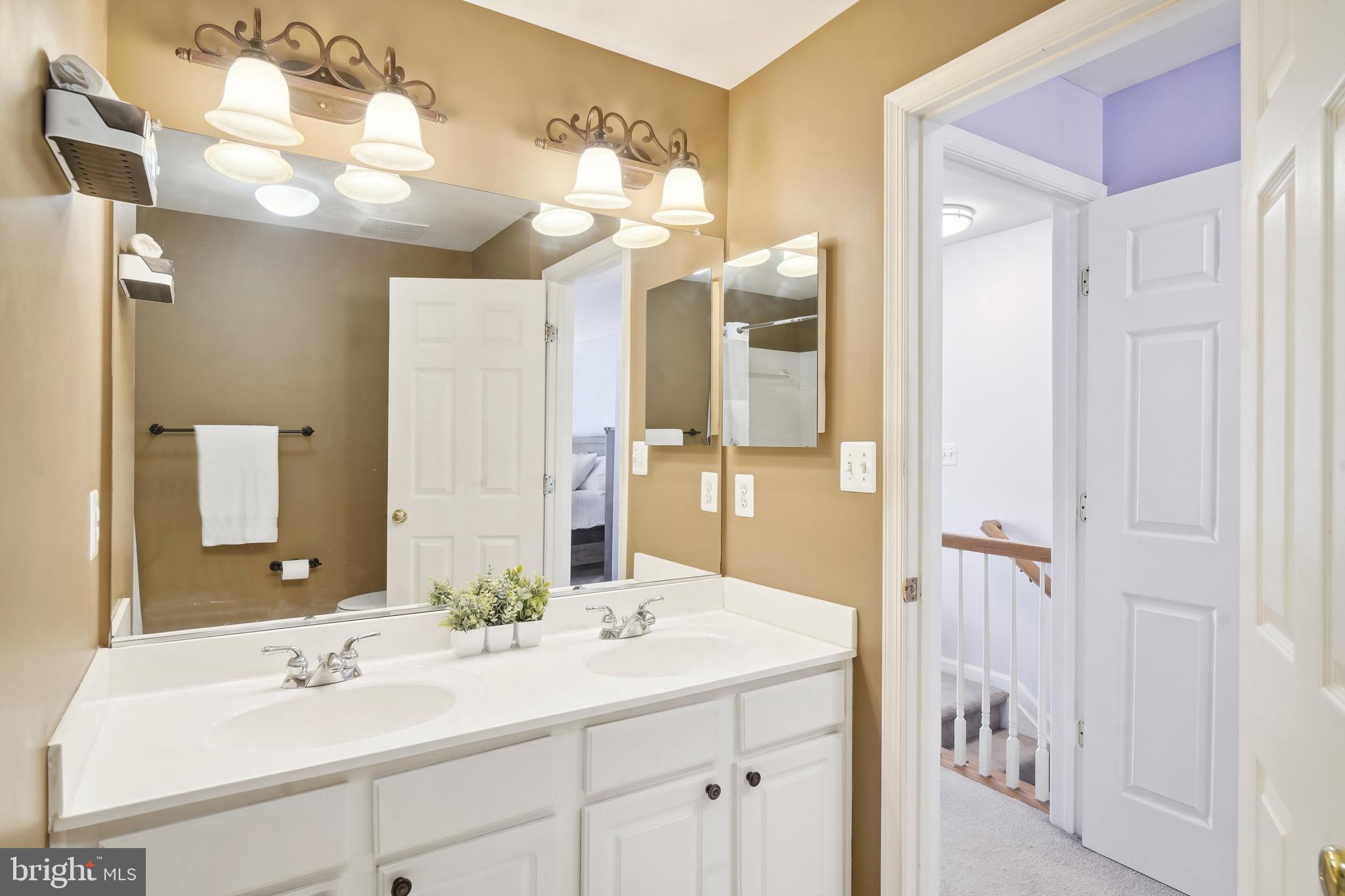 721 Main STREET Unit: 721-A