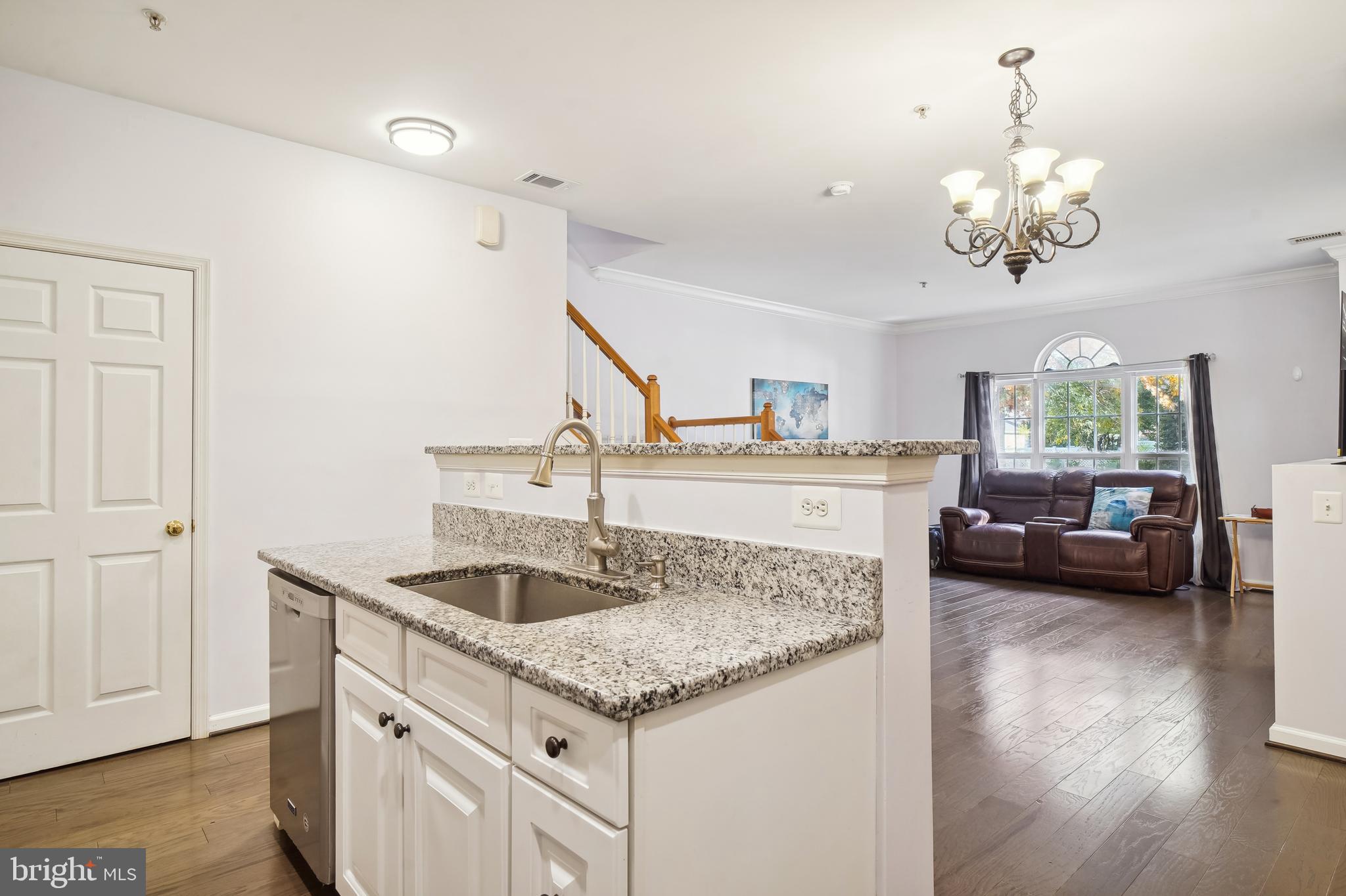 721 Main STREET Unit: 721-A