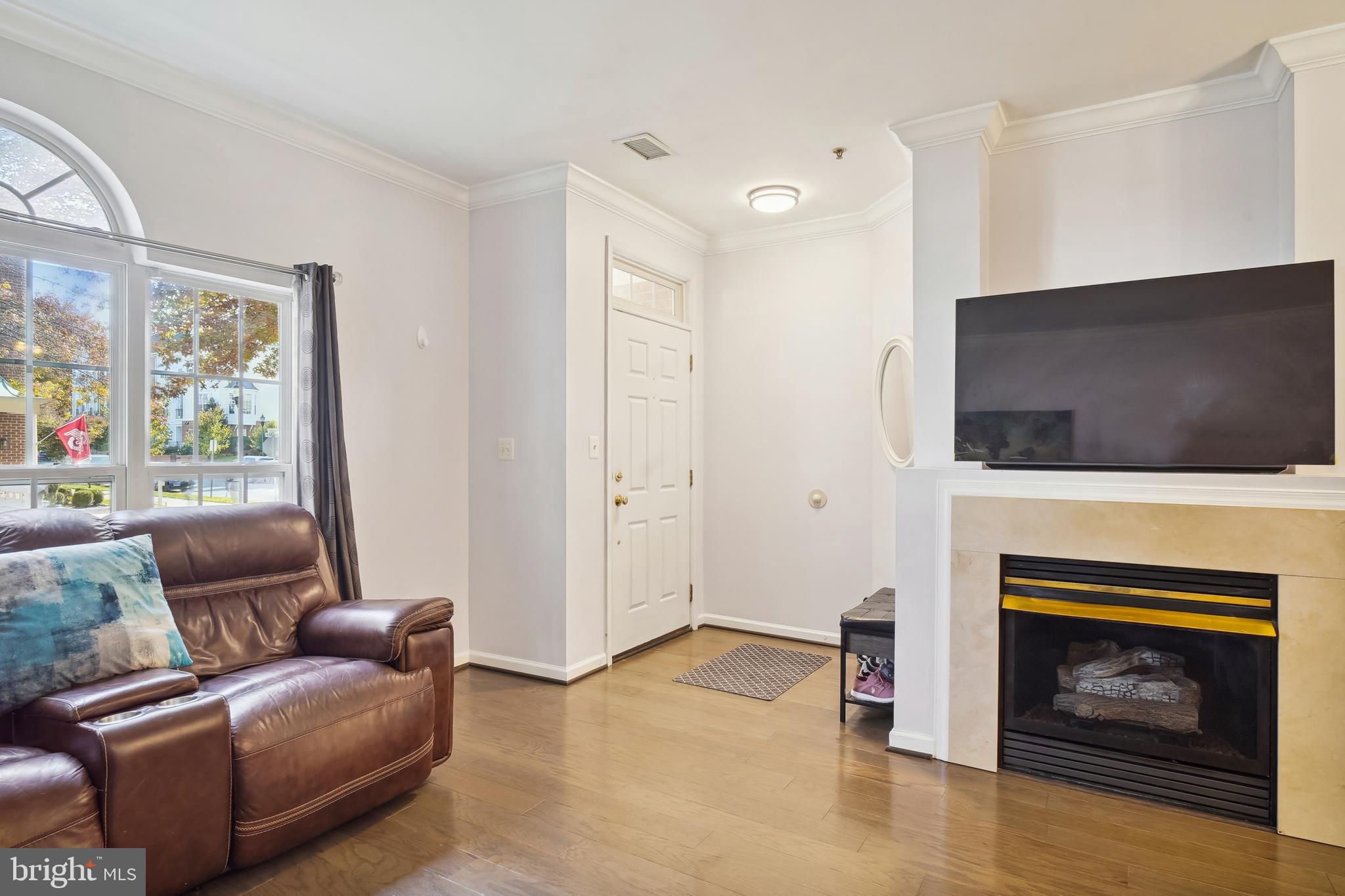721 Main STREET Unit: 721-A
