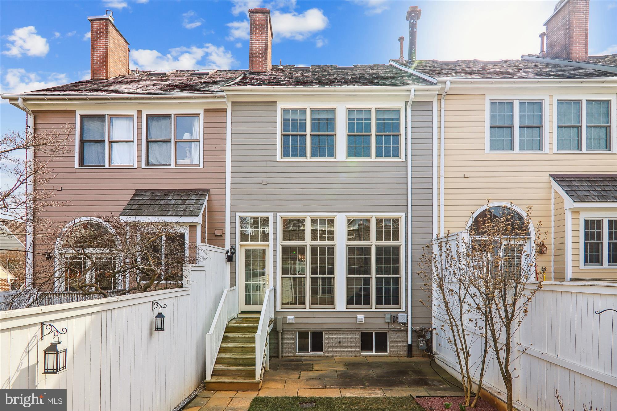 110 Massbury St