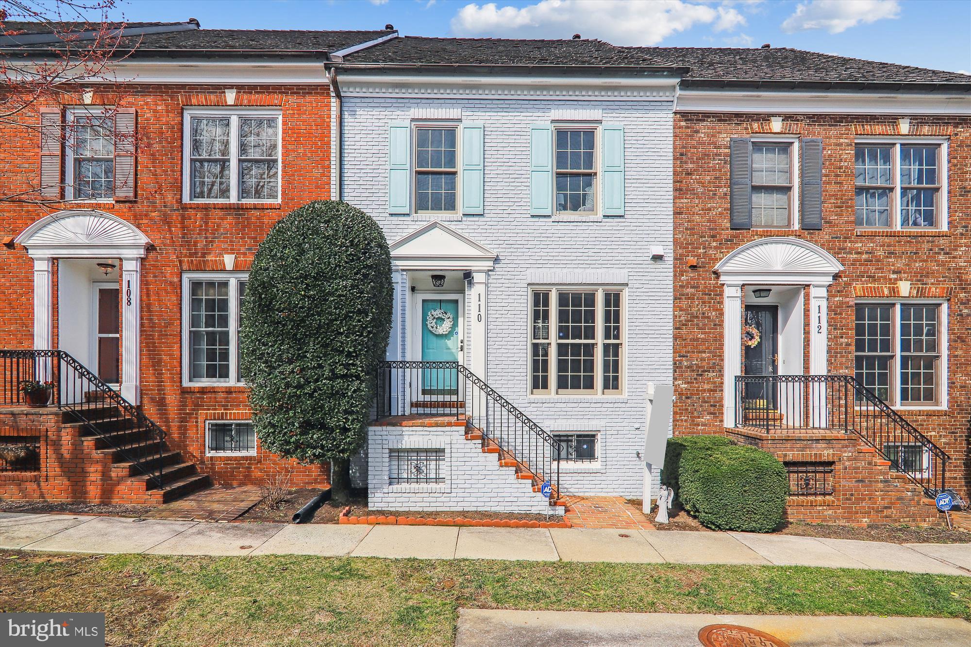 110 Massbury St