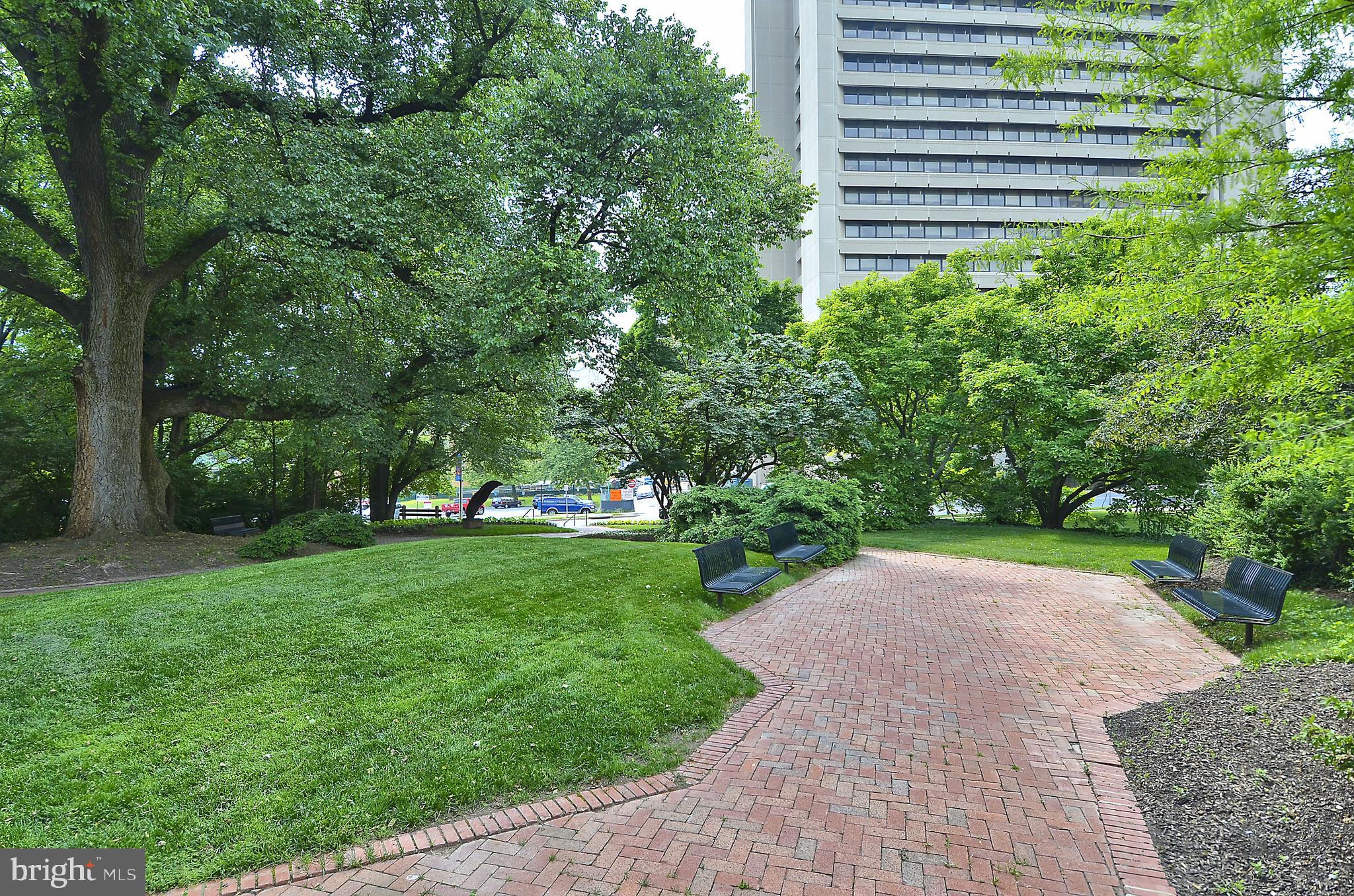 4 Monroe St #4-1004