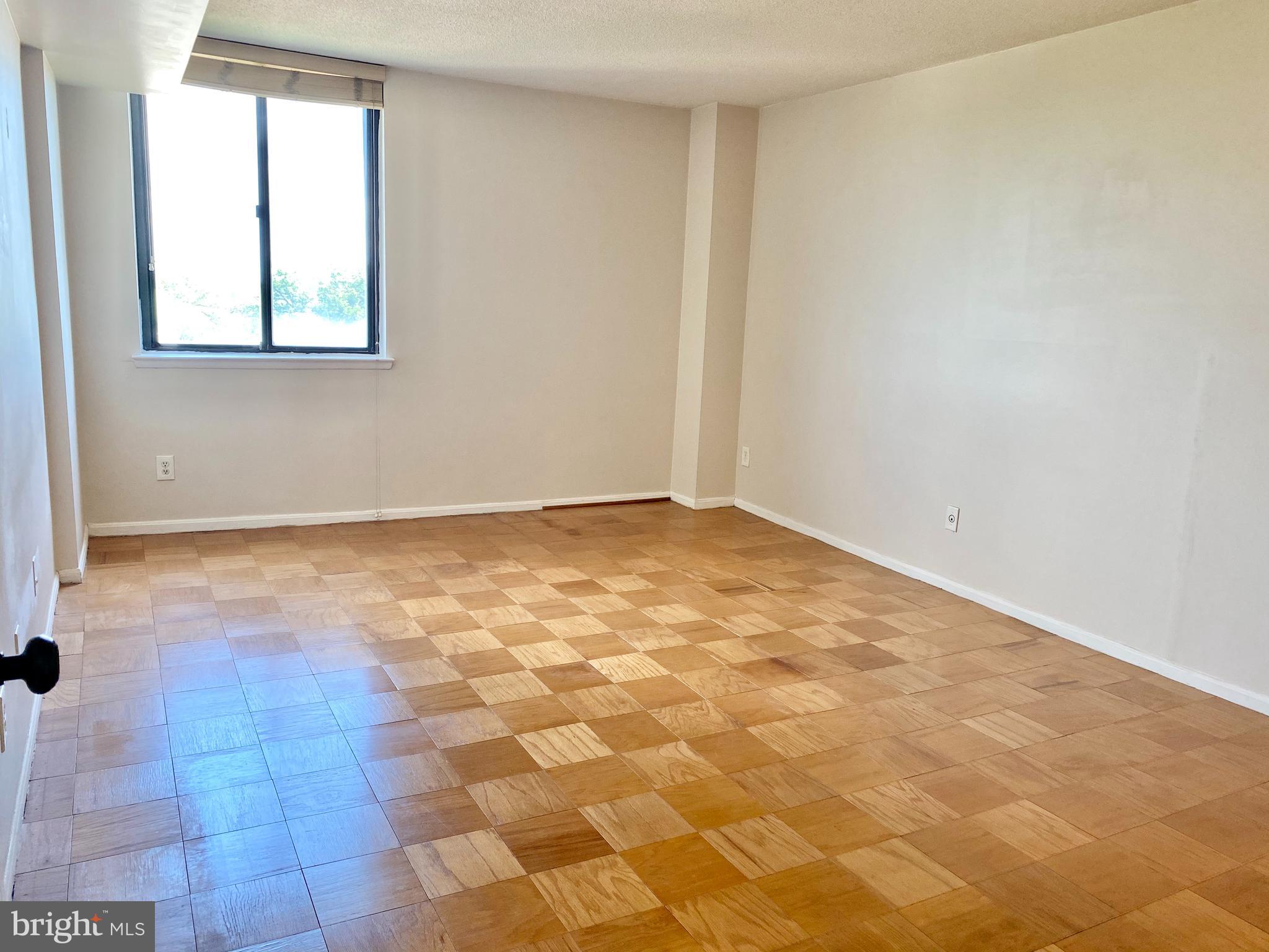 4 Monroe St #4-1004