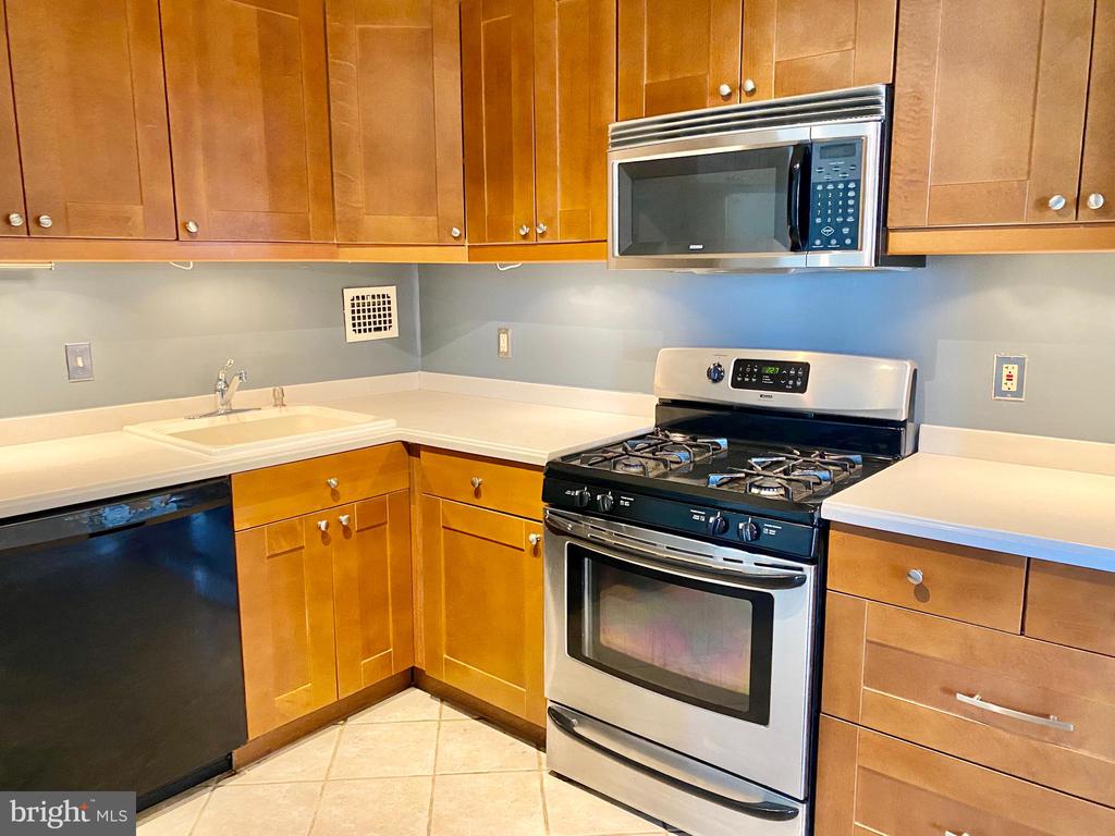 4 Monroe St #4-1004