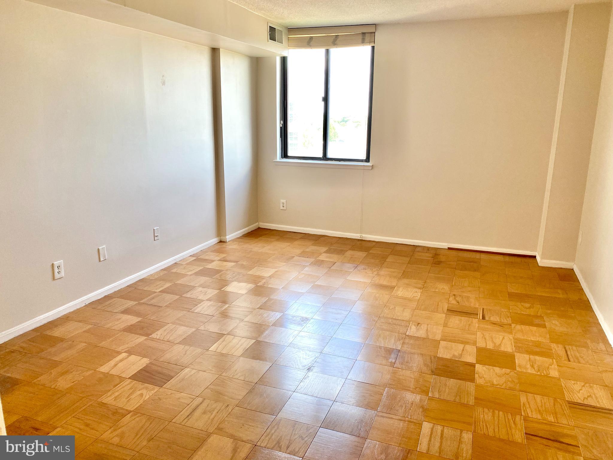 4 Monroe St #4-1004