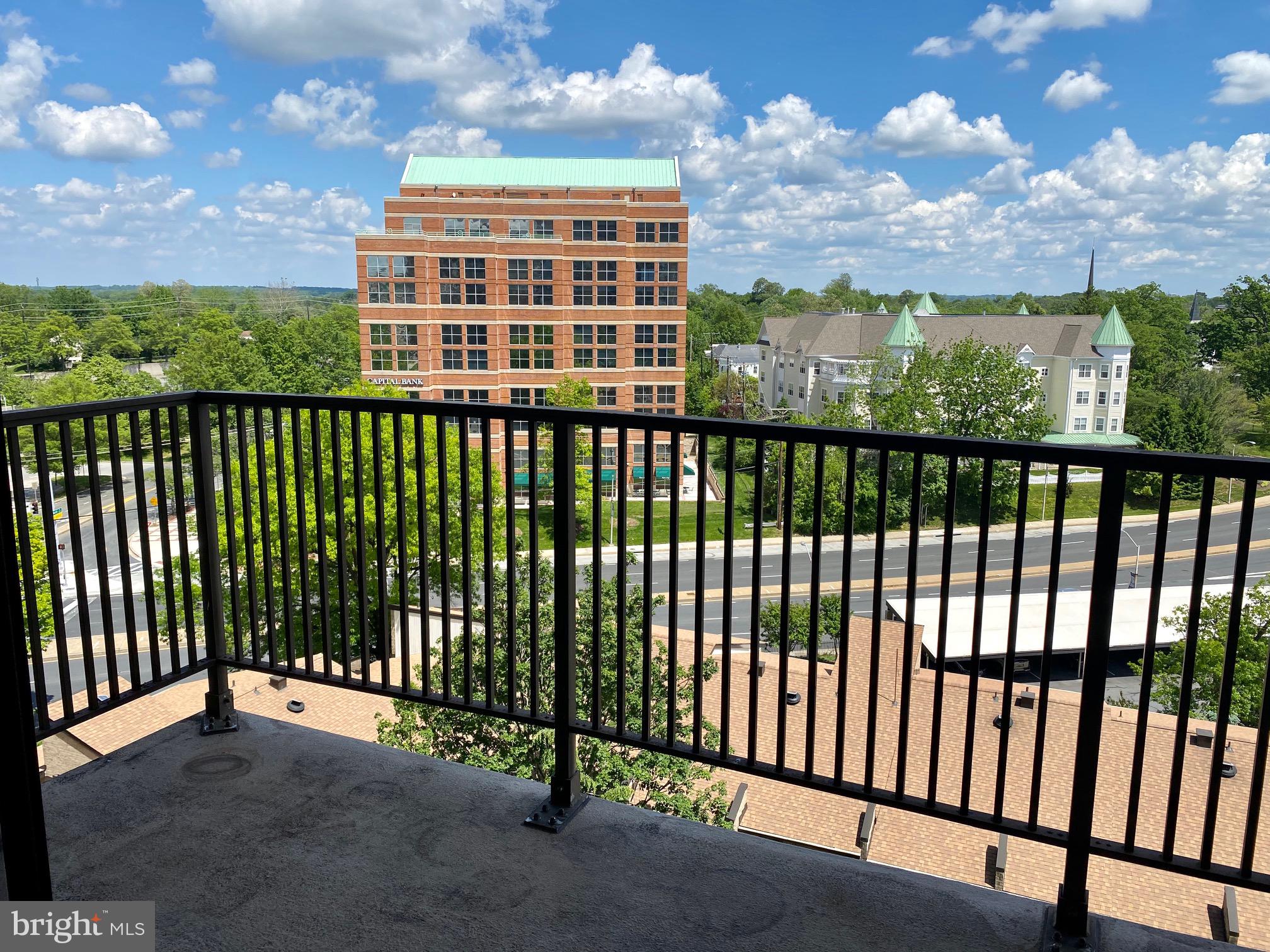 4 Monroe St #4-1004