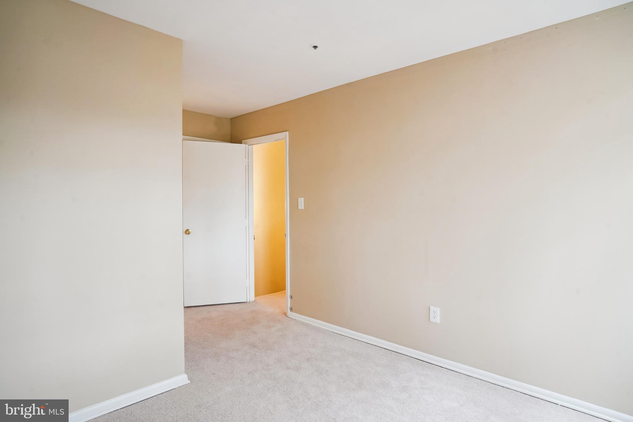 19730 Crested Iris Way