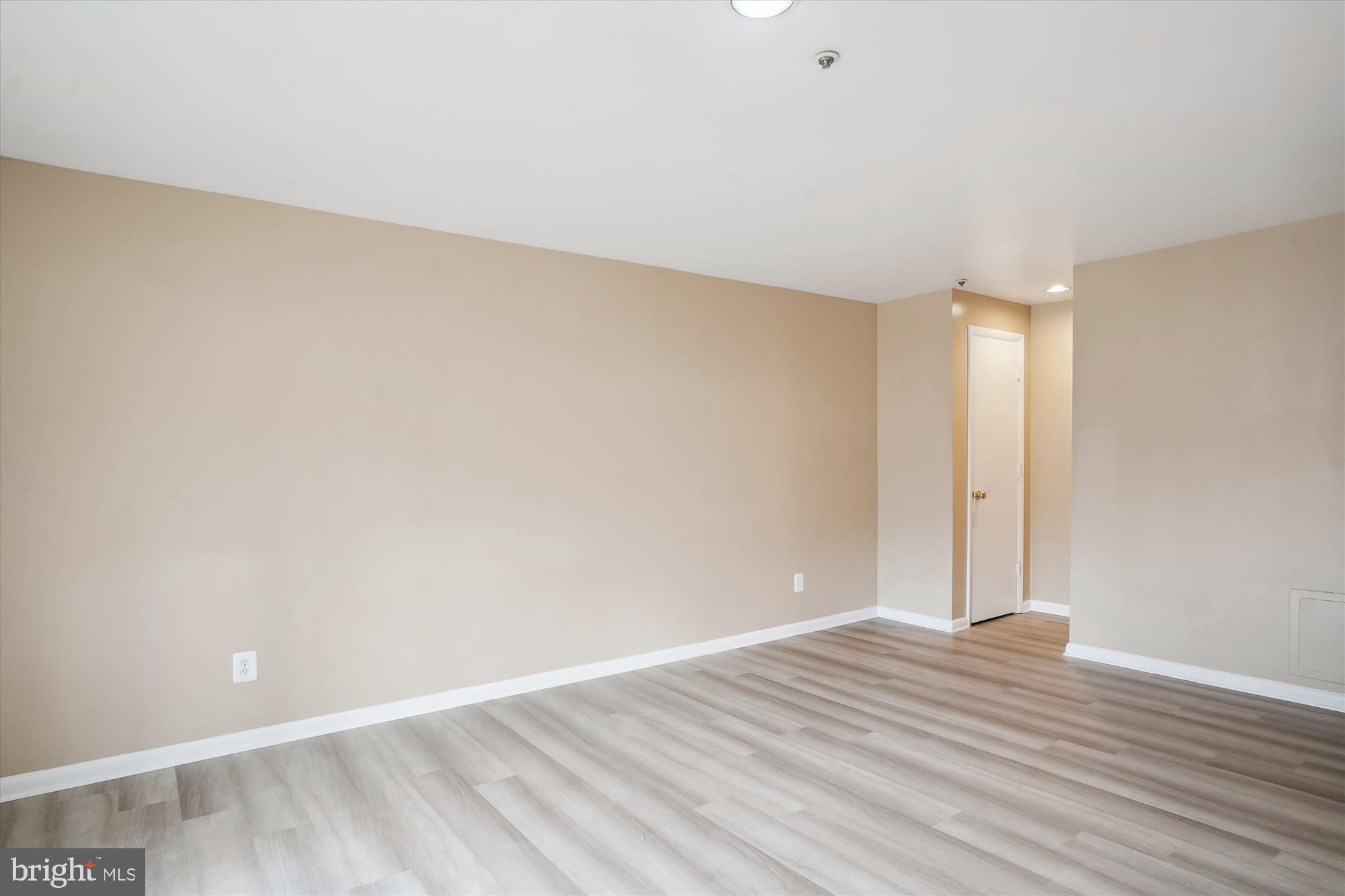 19730 Crested Iris Way