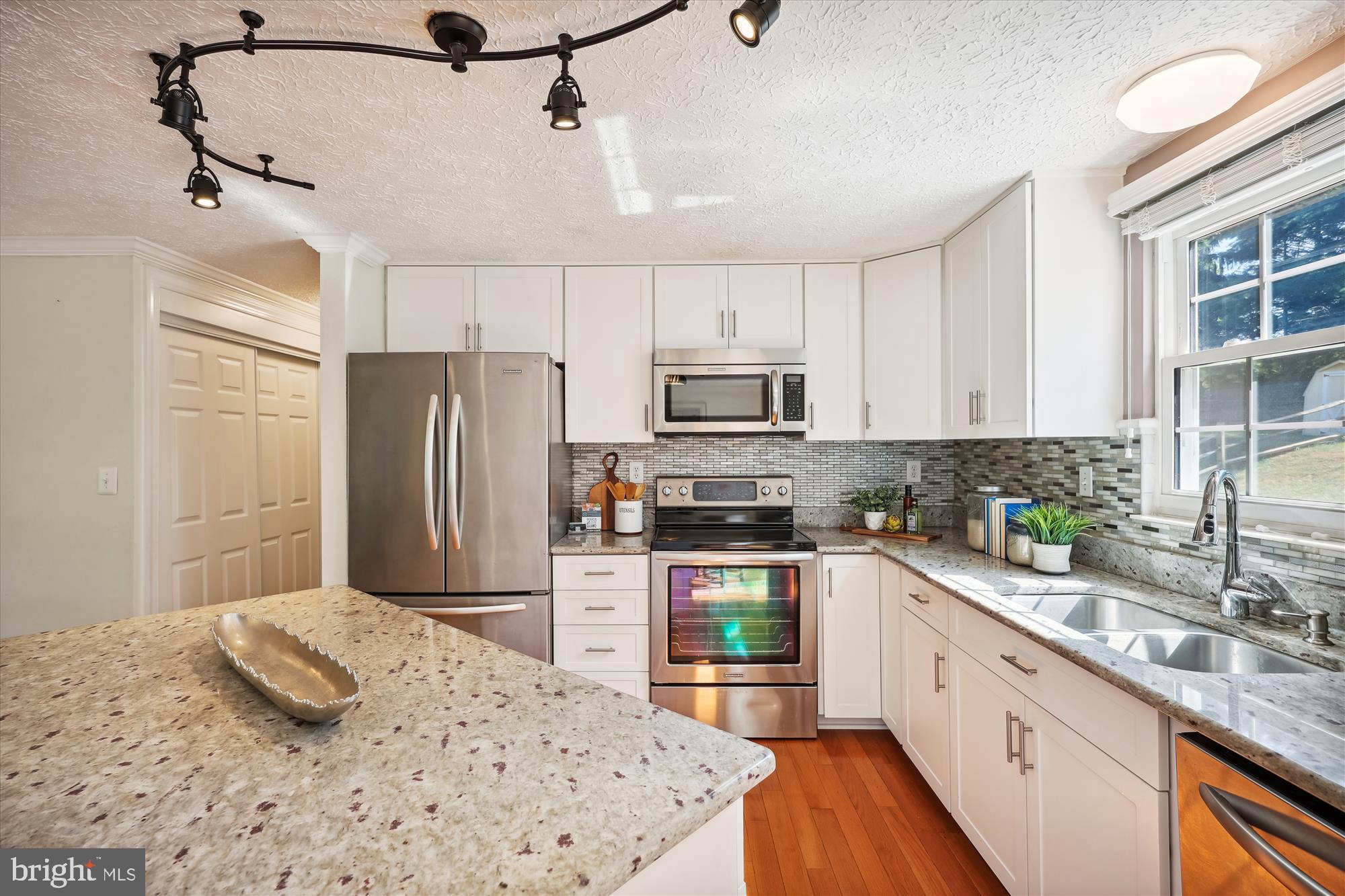 24221 Club View Dr