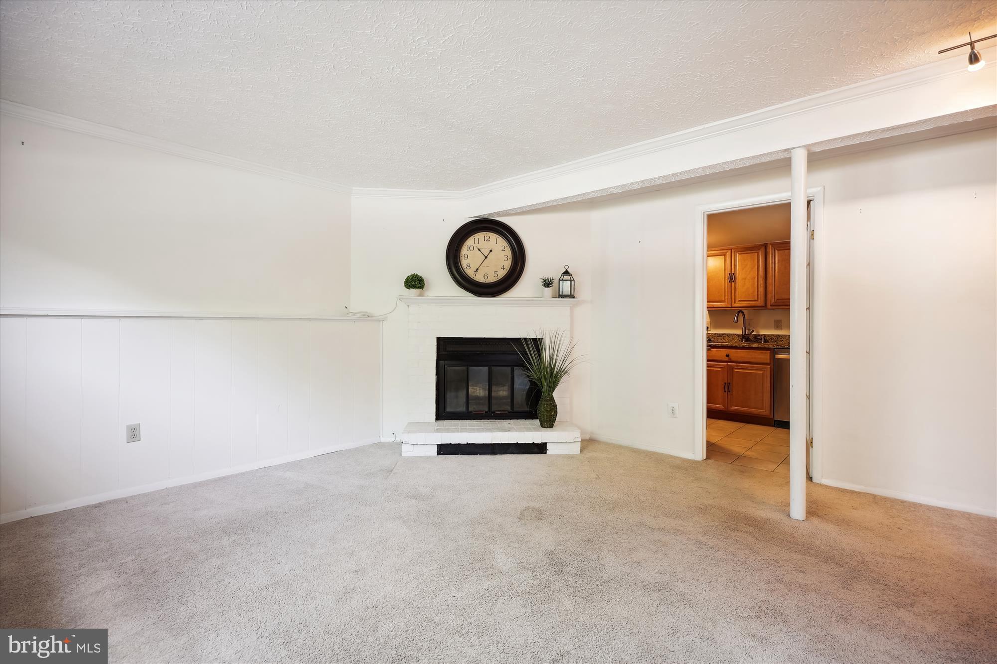 24221 Club View Dr