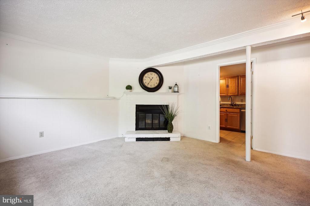 24221 Club View Dr