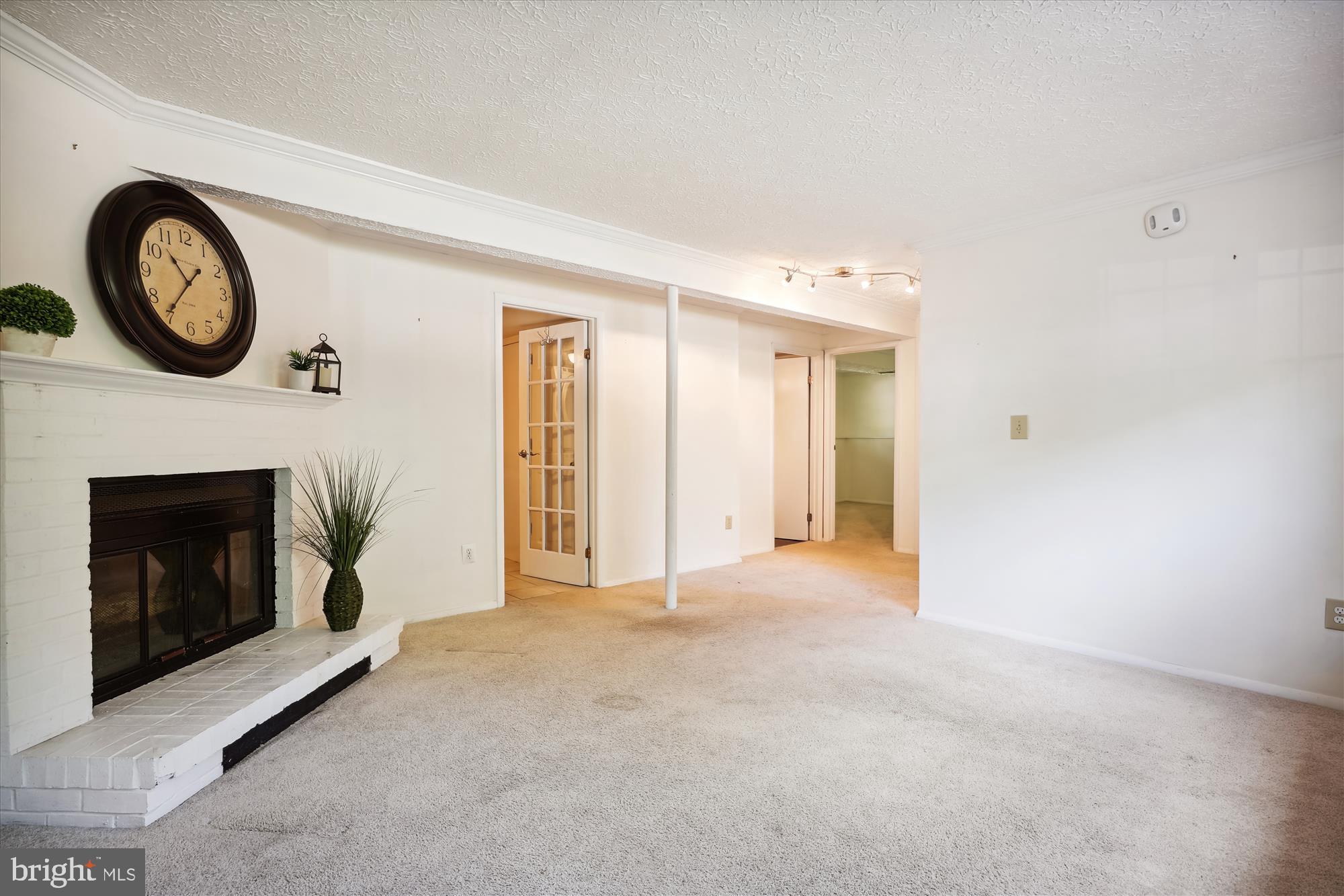 24221 Club View Dr