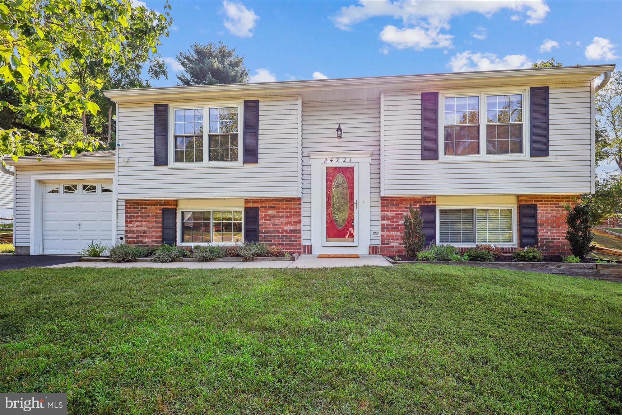 24221 Club View Dr