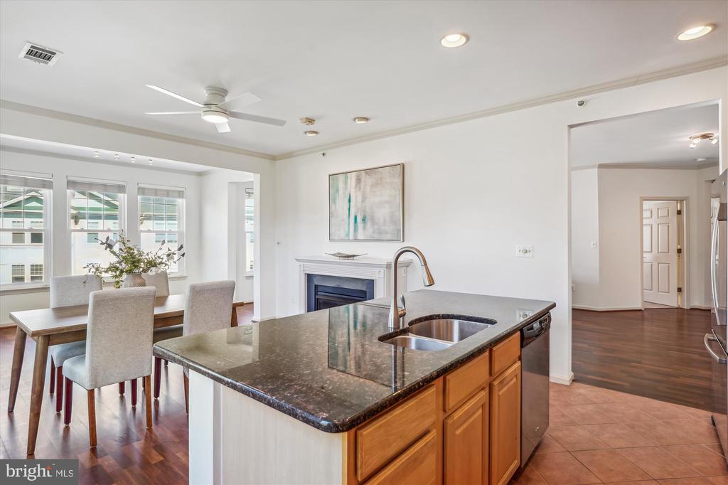 301 High Gables Dr #408